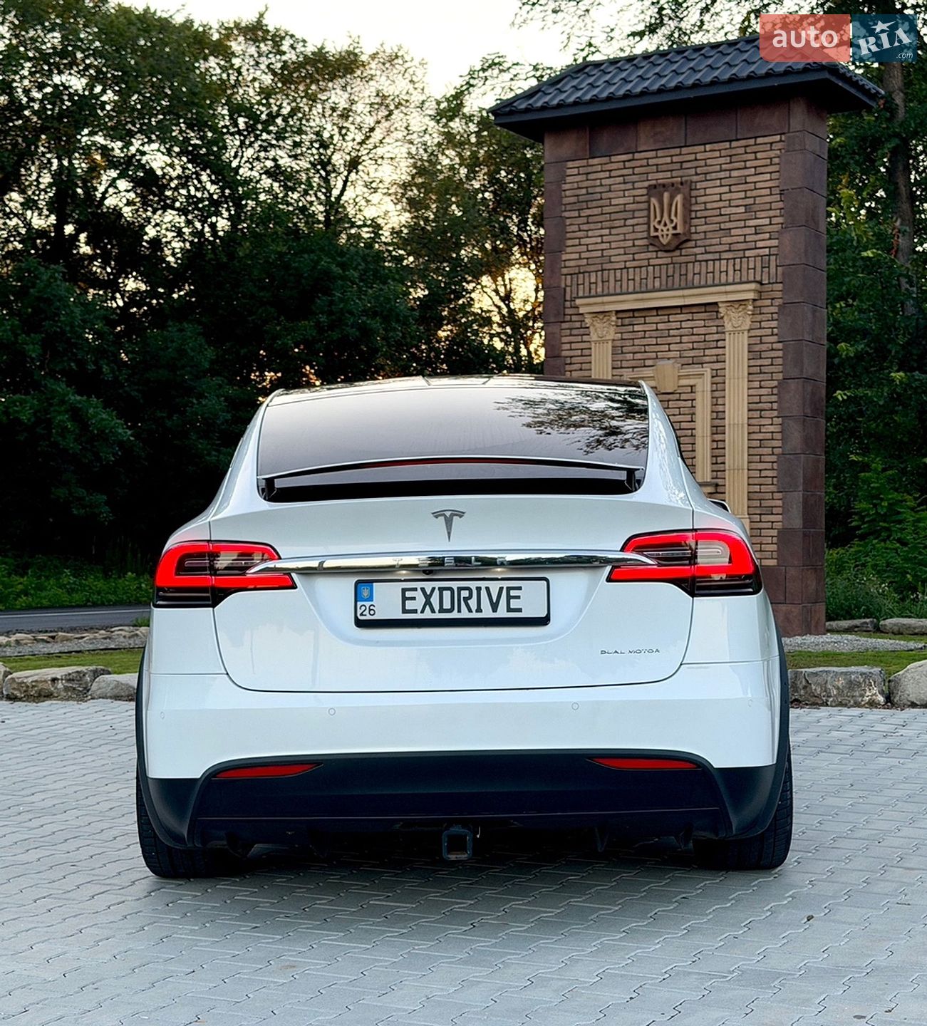 Tesla Model X 2019 VIN 5YJXCBE28LF235327 фото оголошення 25 з 38