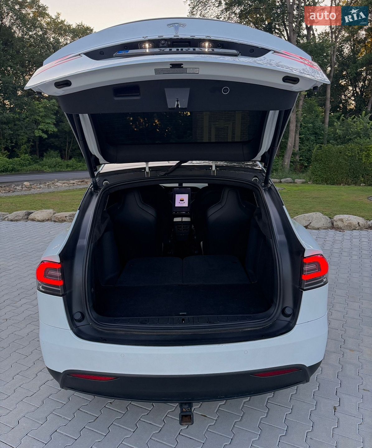 Tesla Model X 2019 VIN 5YJXCBE28LF235327 фото оголошення 26 з 38