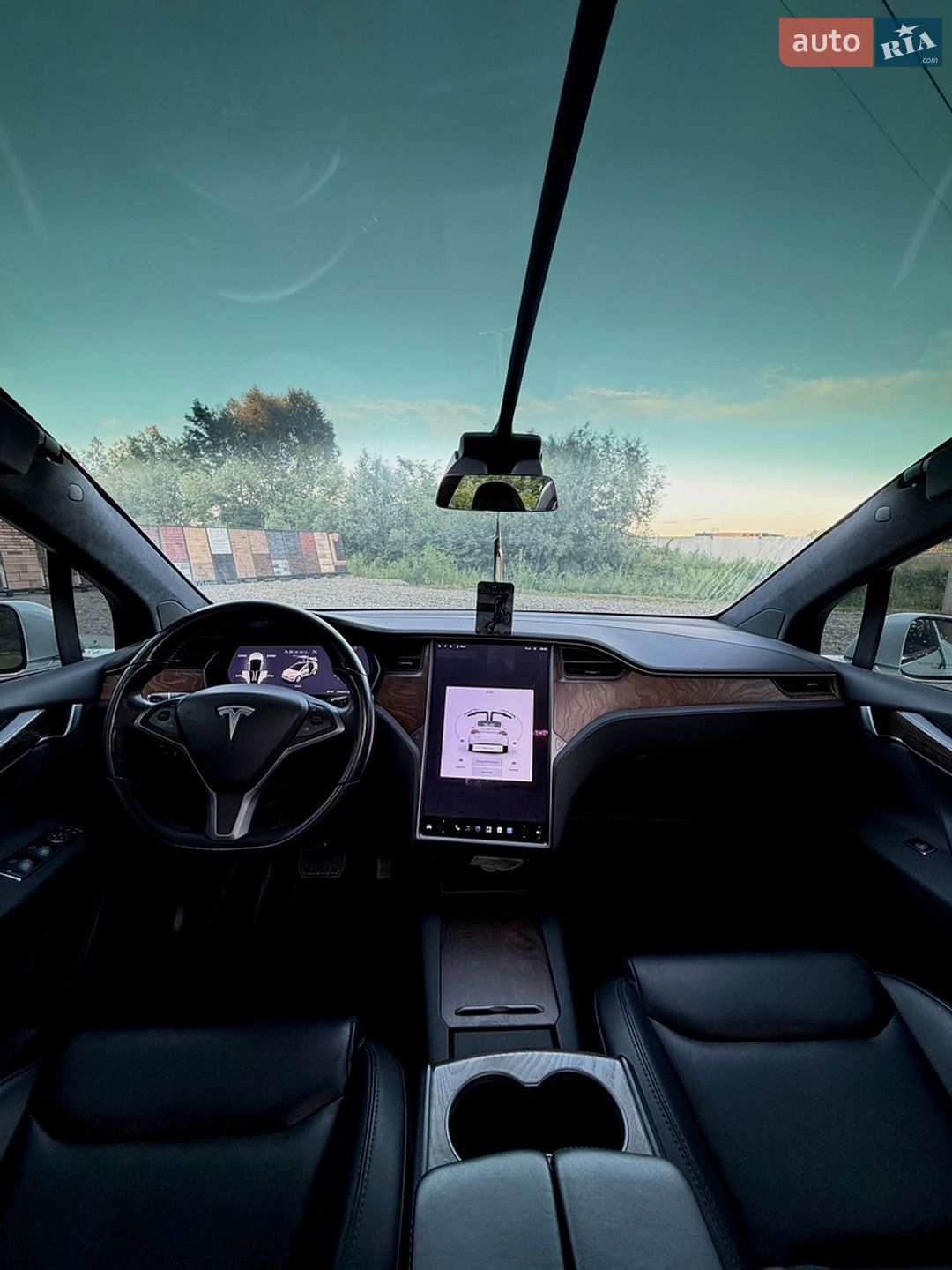 Tesla Model X 2019 VIN 5YJXCBE28LF235327 фото оголошення 31 з 38
