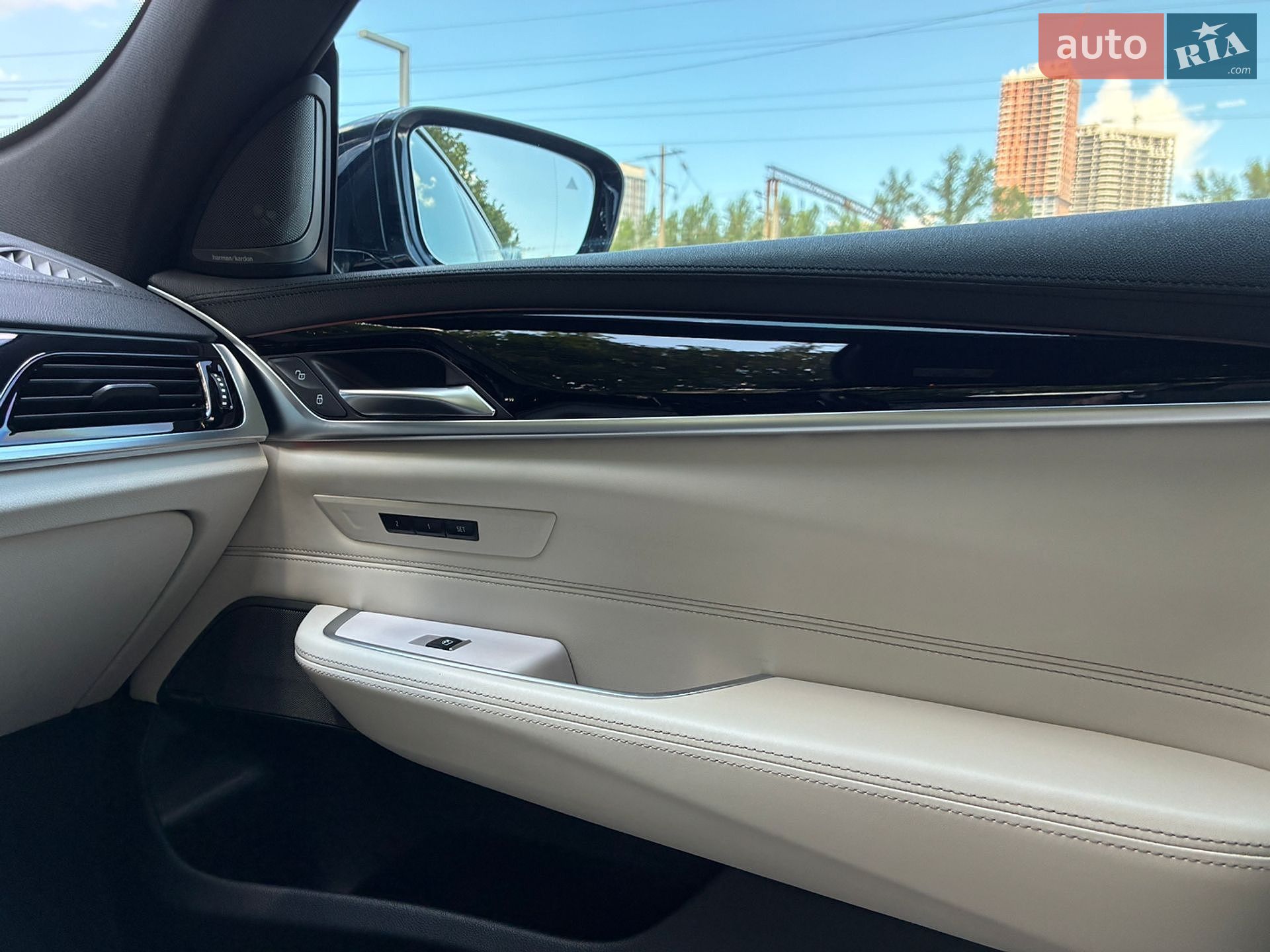 BMW 6 Series GT 2018 VIN WBAJV610X0BL16966 фото оголошення 24 з 36