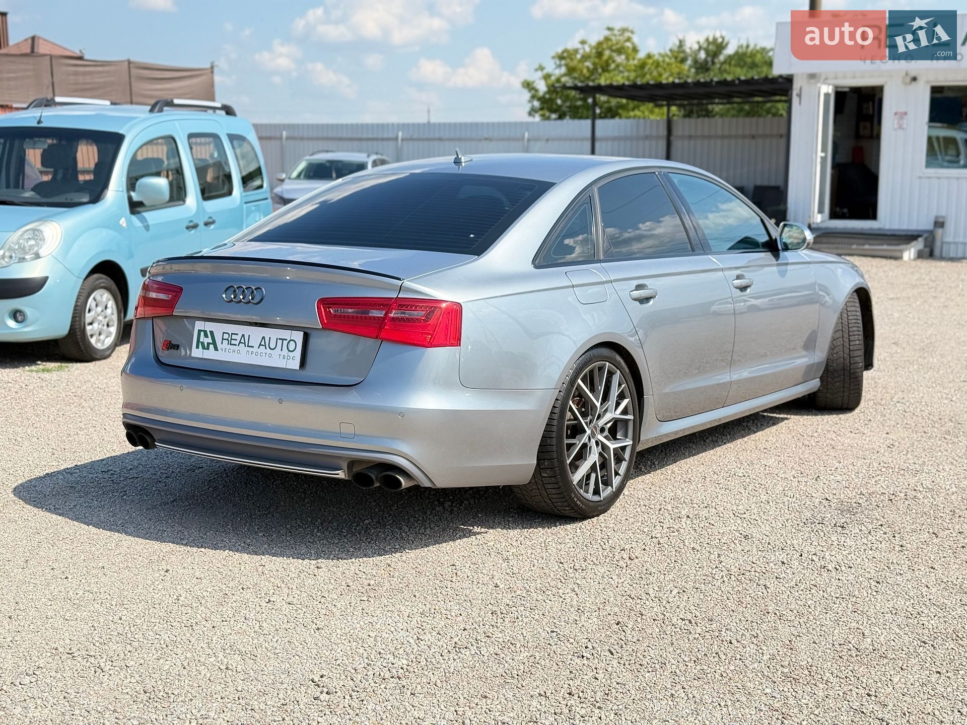Audi S6 2013 VIN WAUF2AFC0EN095422 фото оголошення 2 з 38