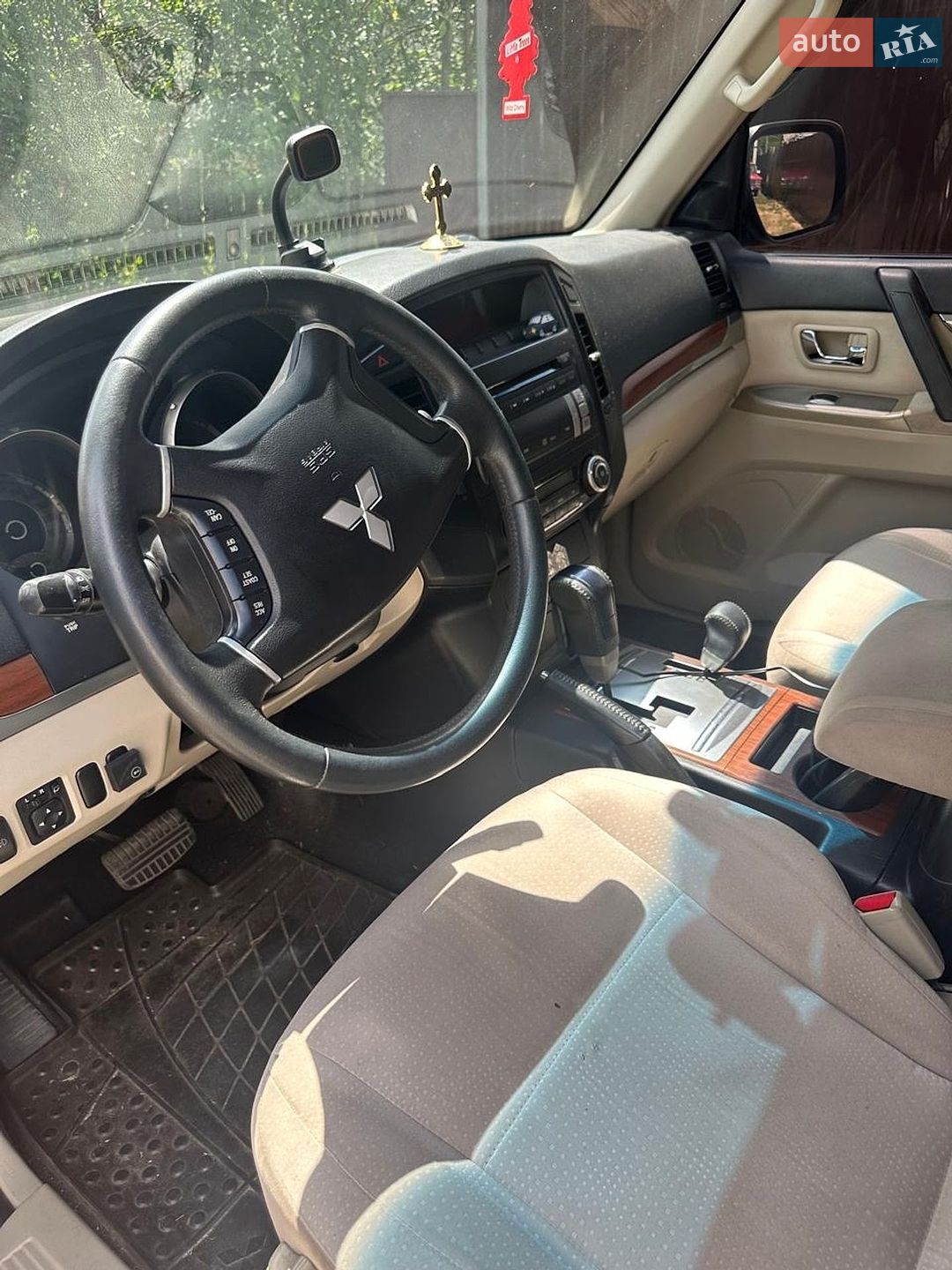 Mitsubishi Pajero 2007 VIN JMYLRV93W7J720389 фото оголошення 8 з 10