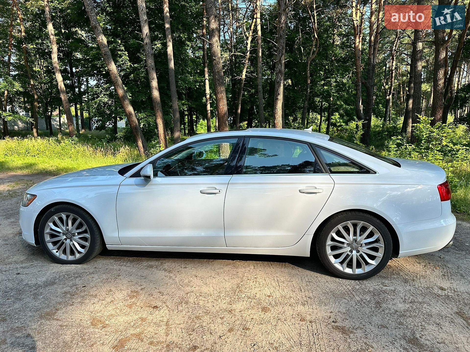 Audi A6 2013 VIN WAUDFAFC1DN109497 фото оголошення 4 з 11