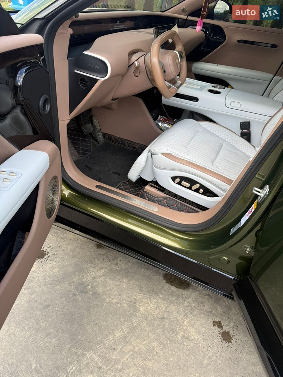 Avatr 07 2025 VIN LS6J3G0YXSK400125 фото оголошення 3 з 8