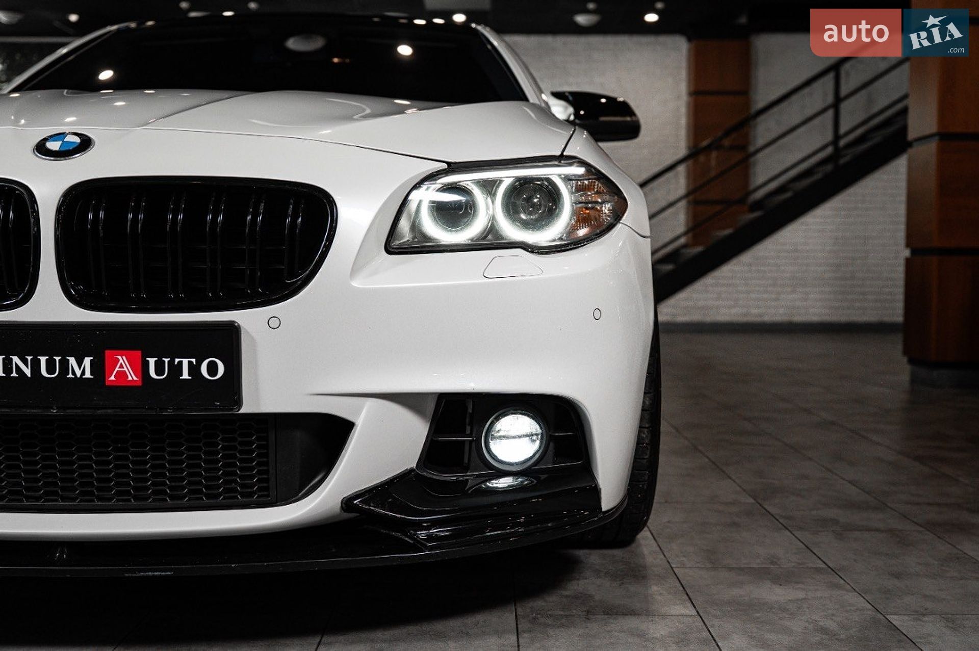 BMW 5 Series 2016 VIN WBA5A31020G369126 фото оголошення 2 з 61