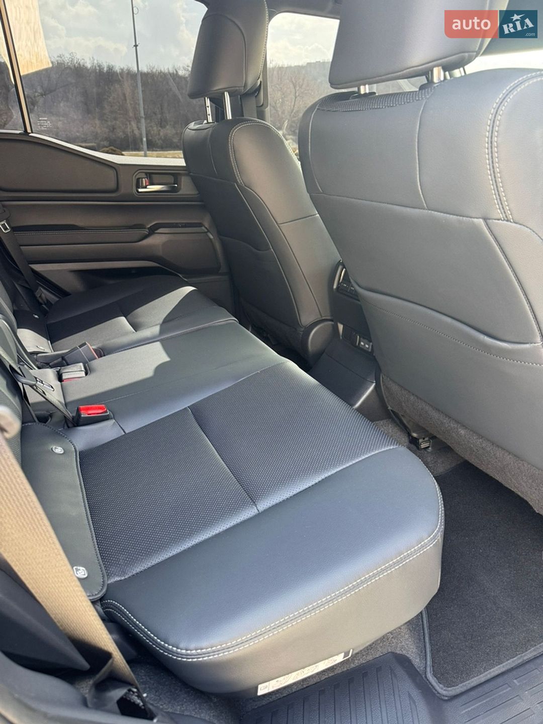Toyota Land Cruiser Prado 2025 VIN JTEAR3AJ40K040472 фото оголошення 10 з 27