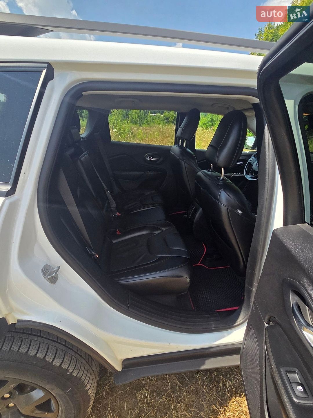 Jeep Cherokee 2019 VIN 1C4PJMBX2LD510313 фото оголошення 13 з 24