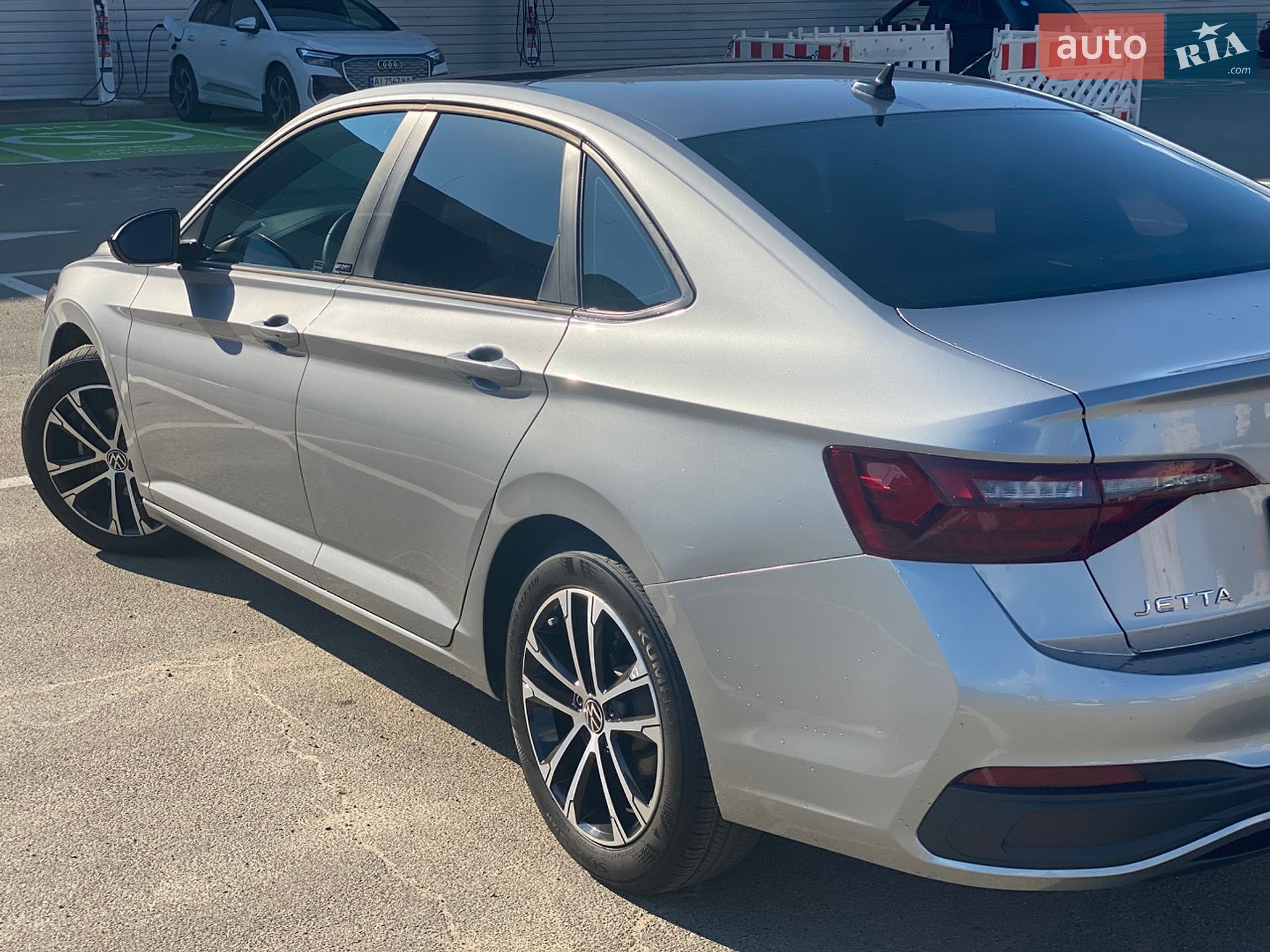 Volkswagen Jetta 2023 VIN 3VWSM7BU7RM029878 фото оголошення 4 з 41