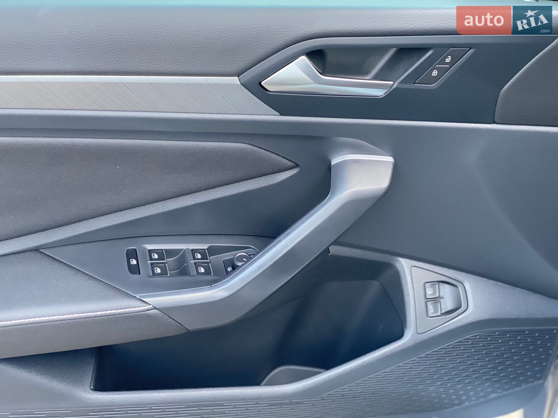 Volkswagen Jetta 2023 VIN 3VWSM7BU7RM029878 фото оголошення 10 з 41