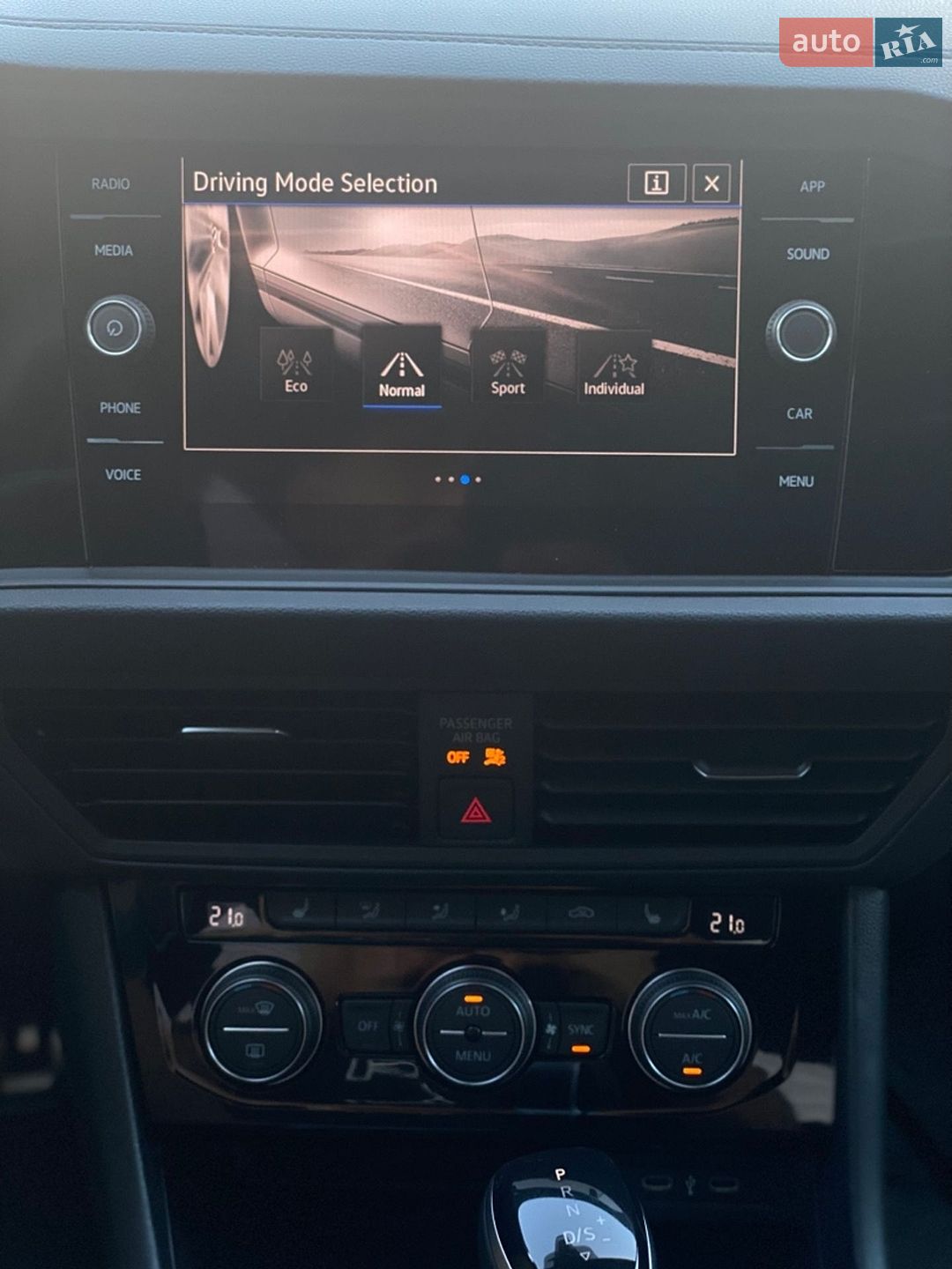 Volkswagen Jetta 2023 VIN 3VWSM7BU7RM029878 фото оголошення 32 з 41