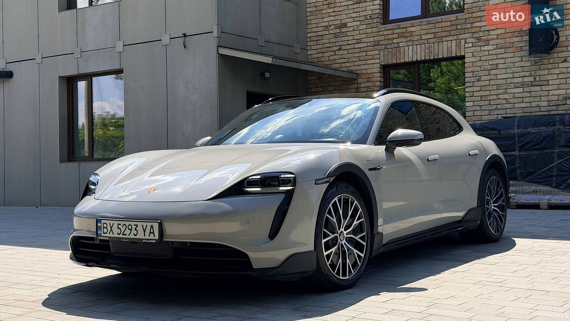 Porsche Taycan Cross Turismo 2021 VIN WP0ZZZY1ZNSA63685 фото оголошення 4 з 53