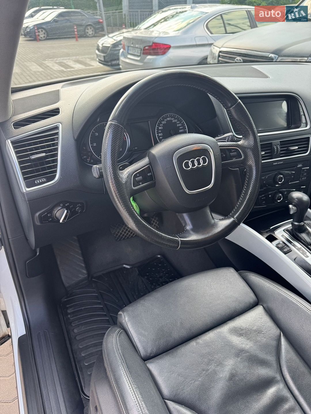 Audi Q5 2010 VIN WAUZZZ8R2BA020149 фото оголошення 23 з 35