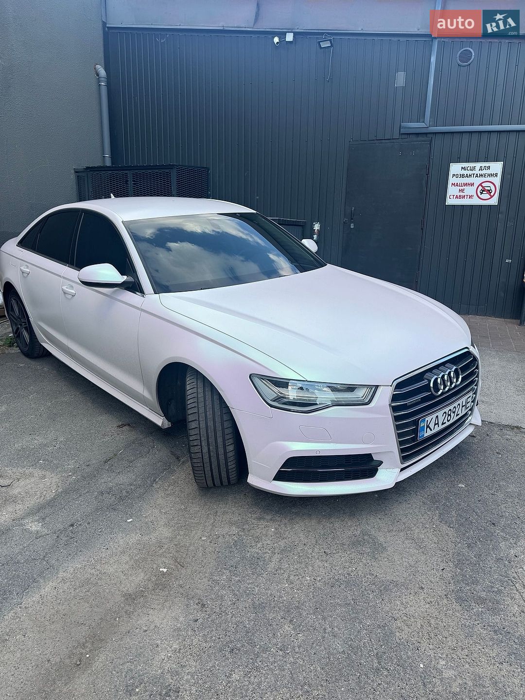 Audi A6 2017 VIN WAUZZZ4G5JN032629 фото оголошення 4 з 11