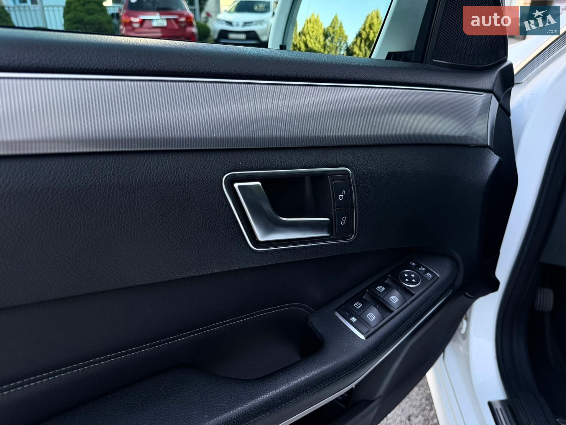 Mercedes-Benz E-Class 2015 VIN WDD2120061B166464 фото оголошення 25 з 29