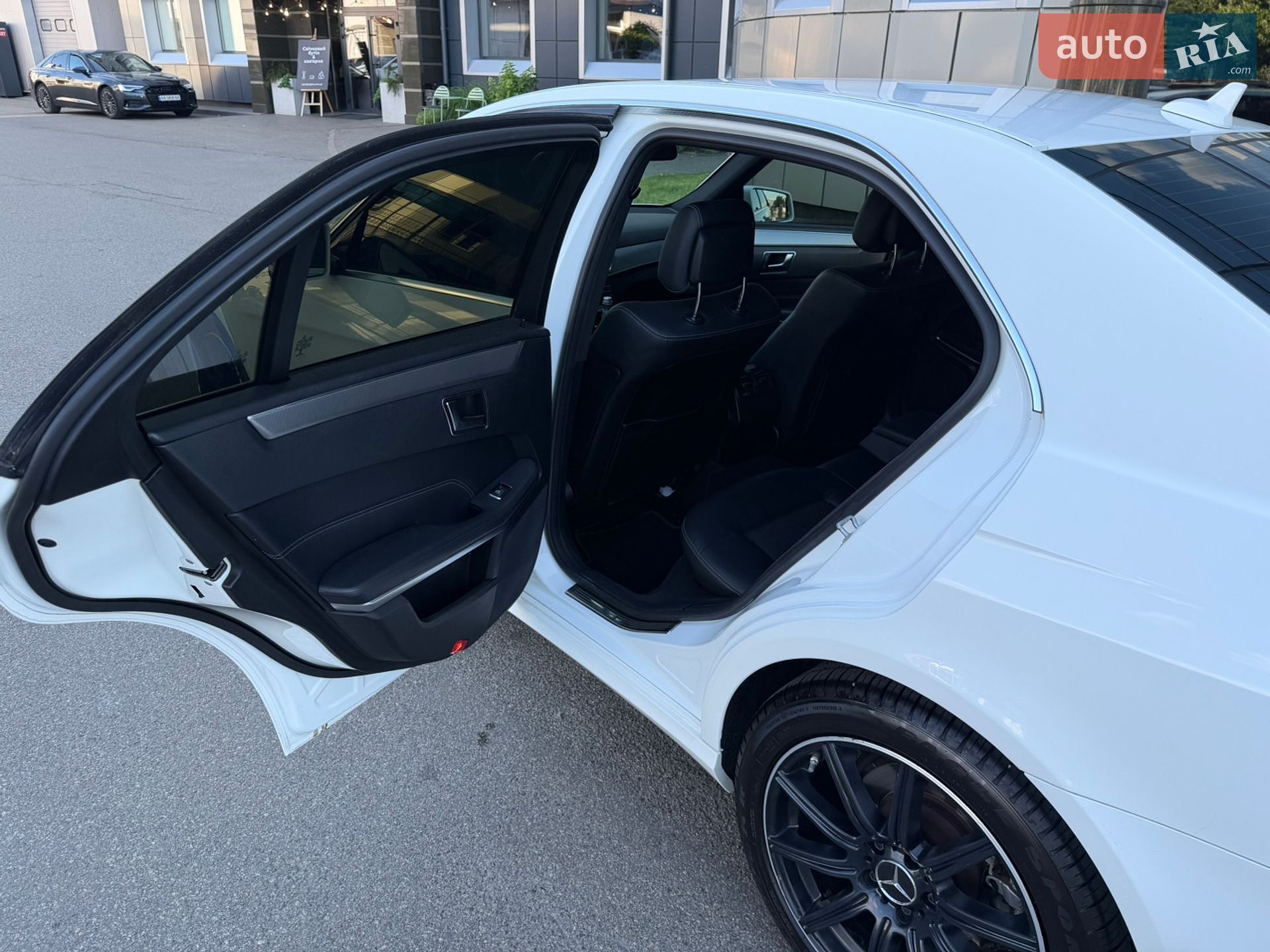 Mercedes-Benz E-Class 2015 VIN WDD2120061B166464 фото оголошення 26 з 29