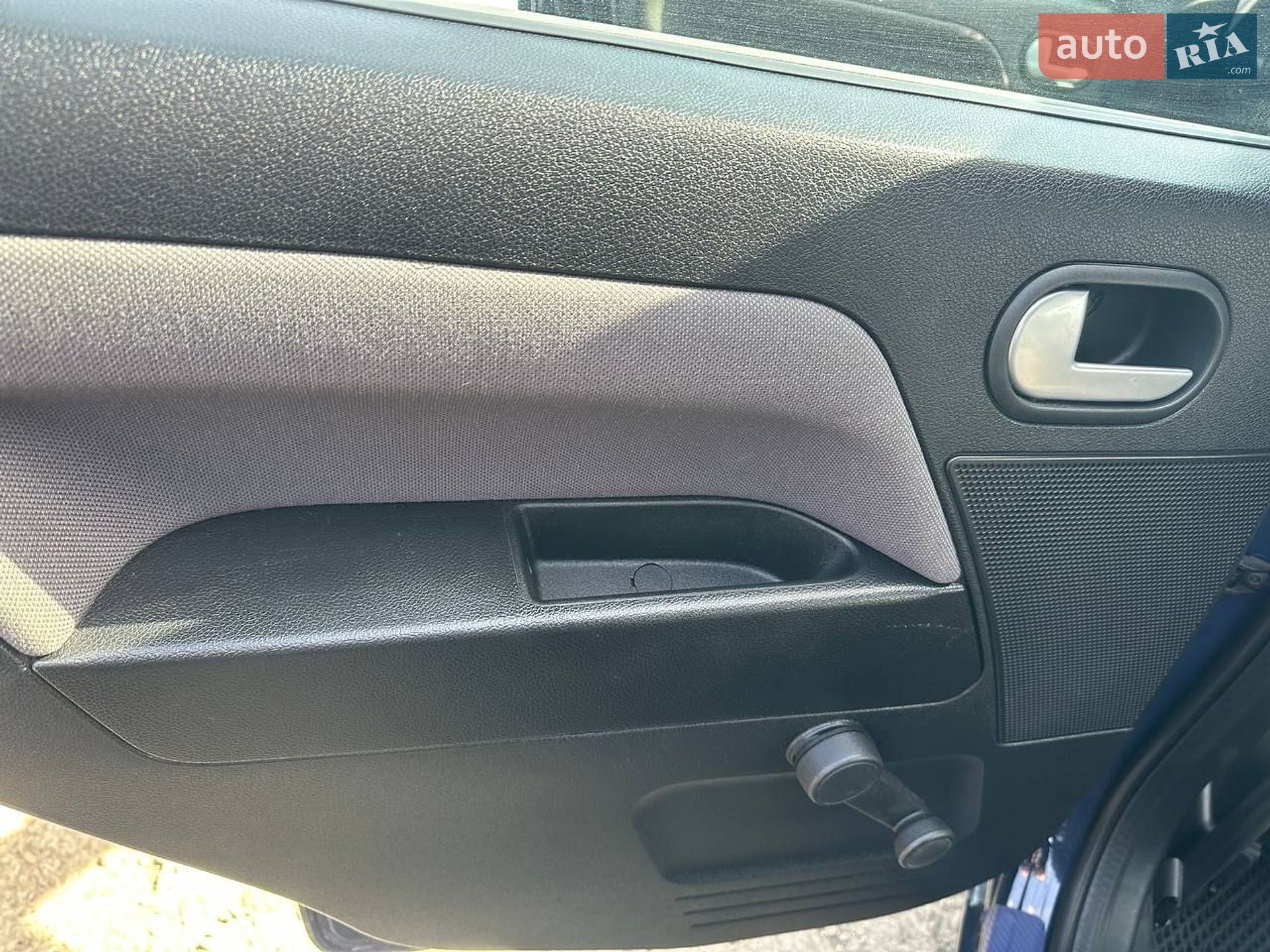Ford Fusion 2009 VIN WF0UXXGAJU9C08742 фото оголошення 9 з 15