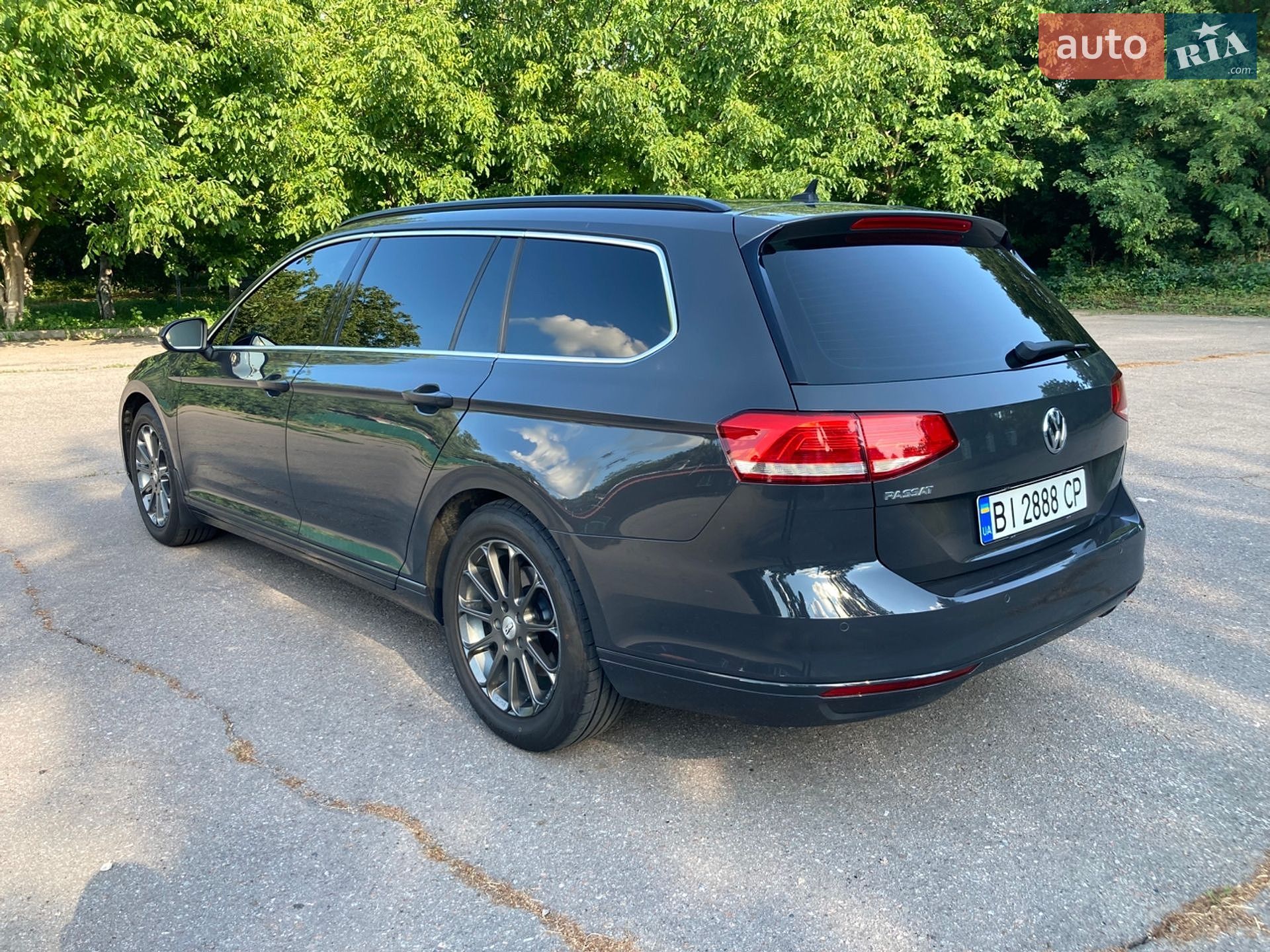 Volkswagen Passat 2018 VIN WVWZZZ3CZJP010146 фото оголошення 8 з 67