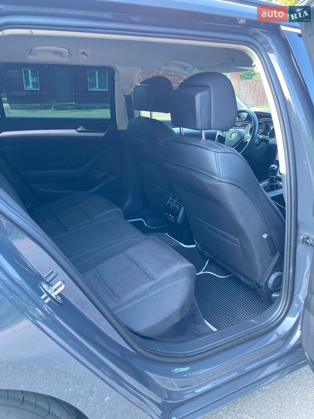 Volkswagen Passat 2018 VIN WVWZZZ3CZJP010146 фото оголошення 10 з 67