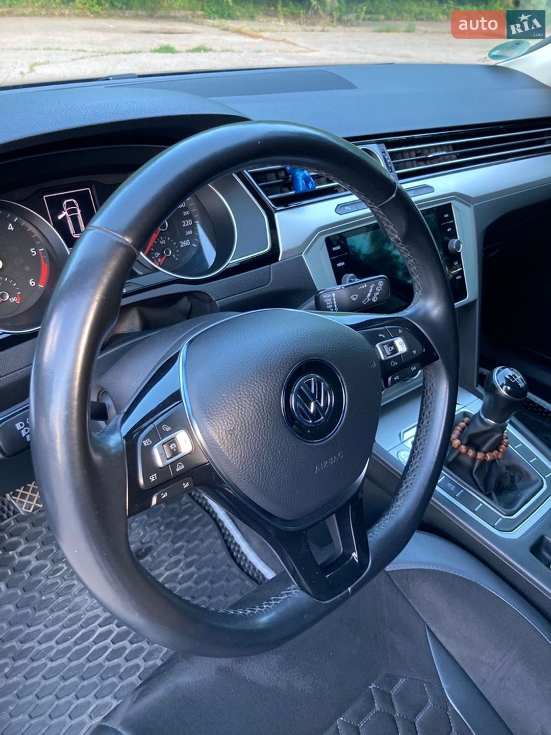 Volkswagen Passat 2018 VIN WVWZZZ3CZJP010146 фото оголошення 17 з 67