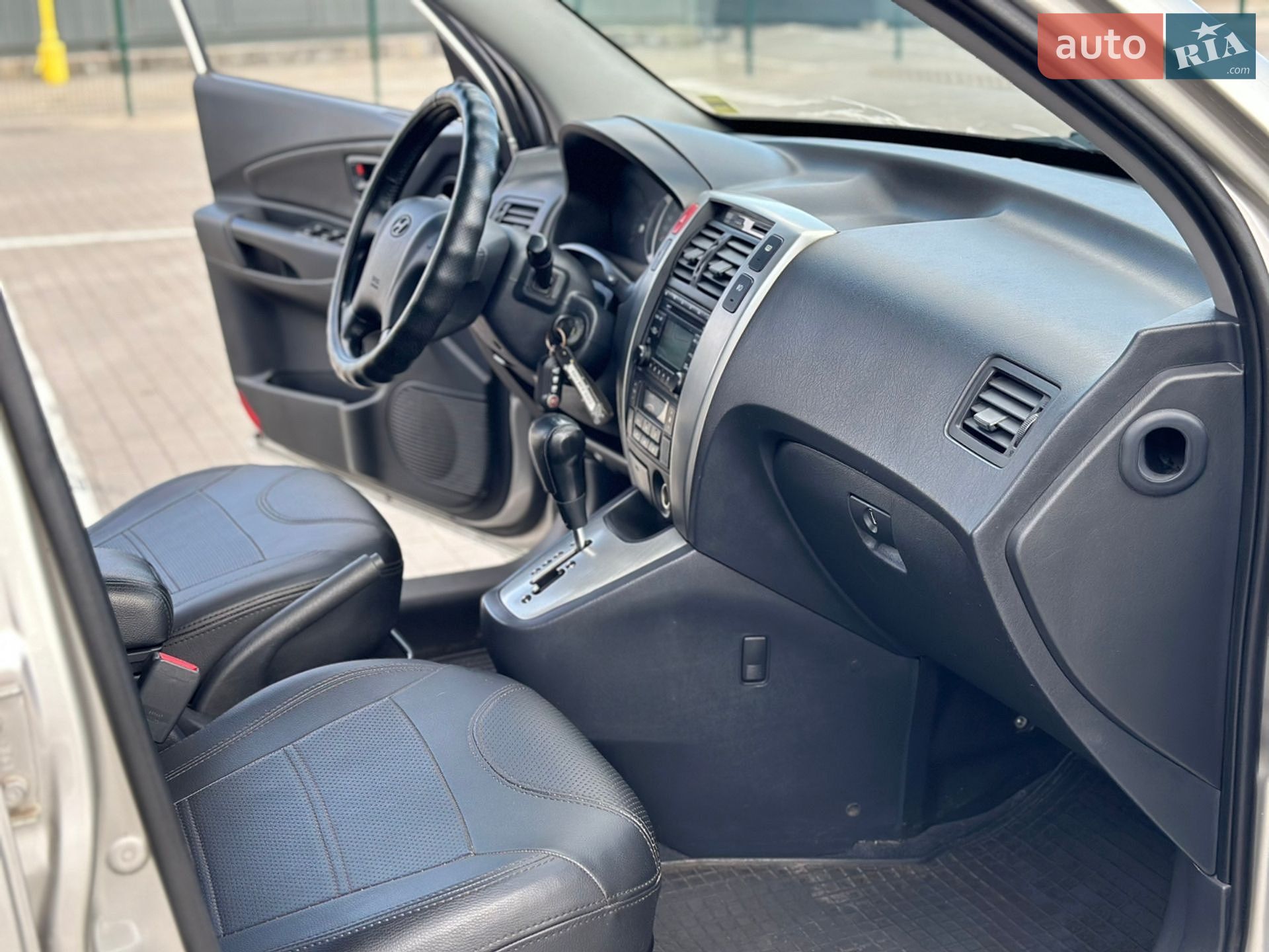 Hyundai Tucson 2008 VIN KMHJN81BP9U963100 фото оголошення 11 з 31