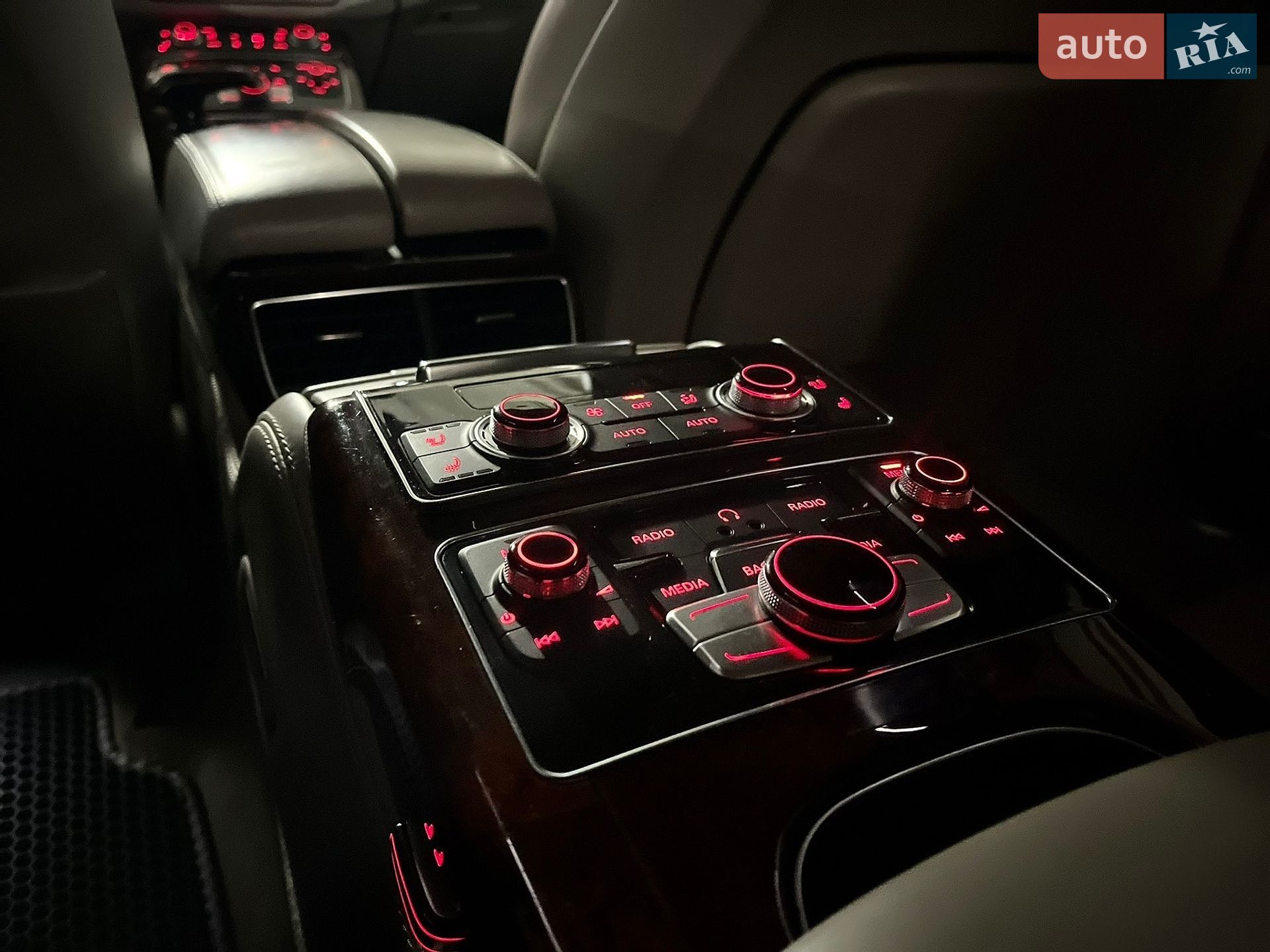Audi A8 2010 VIN WAUZZZ4H5BN009118 фото оголошення 24 з 90