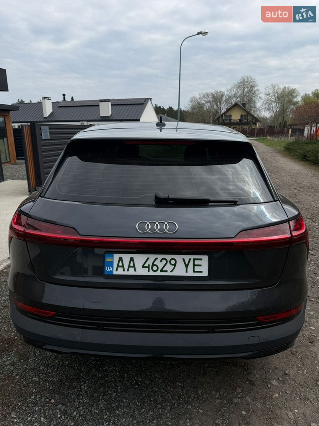 Audi e-tron 2020 VIN WAUZZZGE2LB036832 фото оголошення 2 з 19