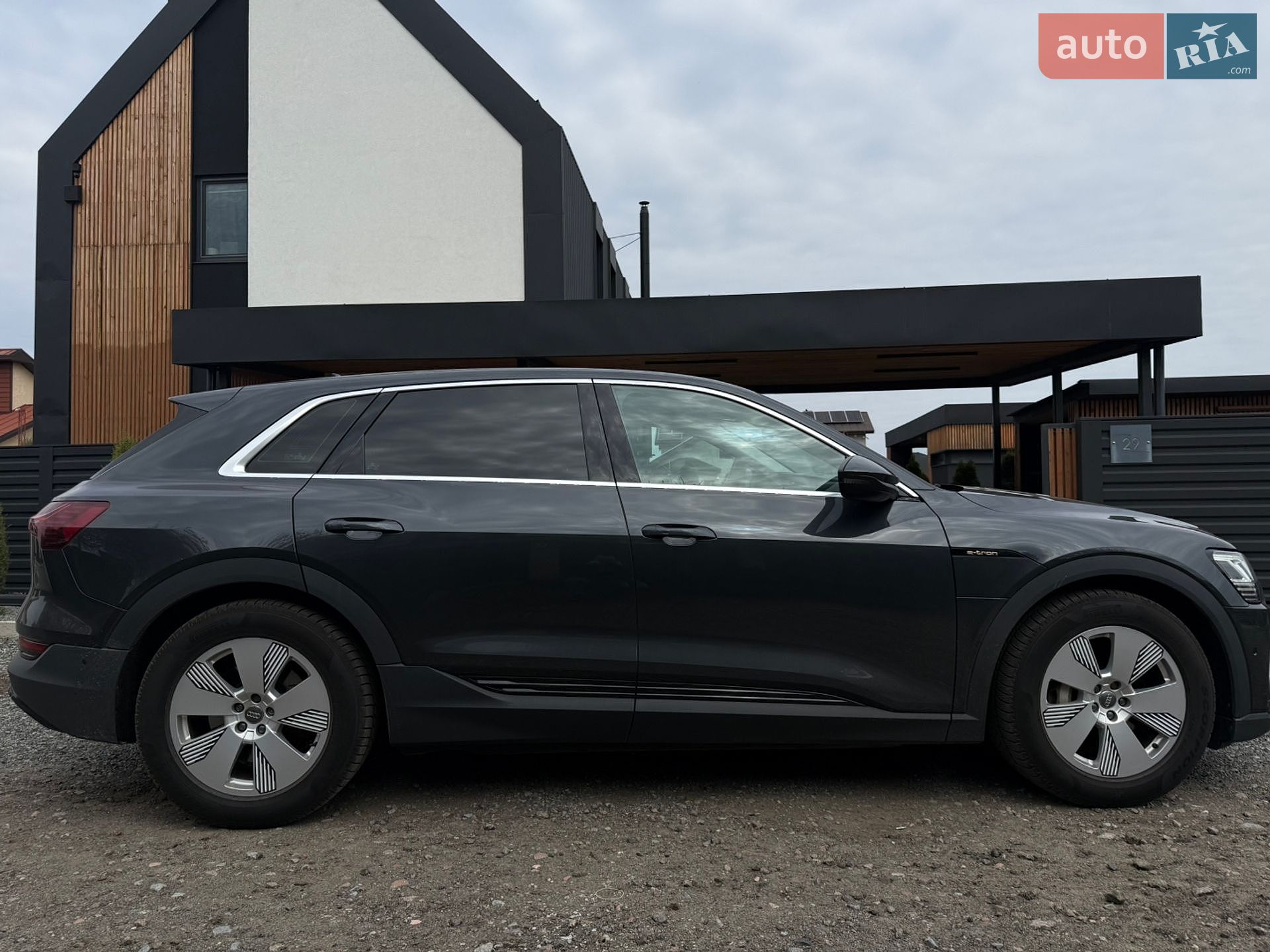 Audi e-tron 2020 VIN WAUZZZGE2LB036832 фото оголошення 5 з 19