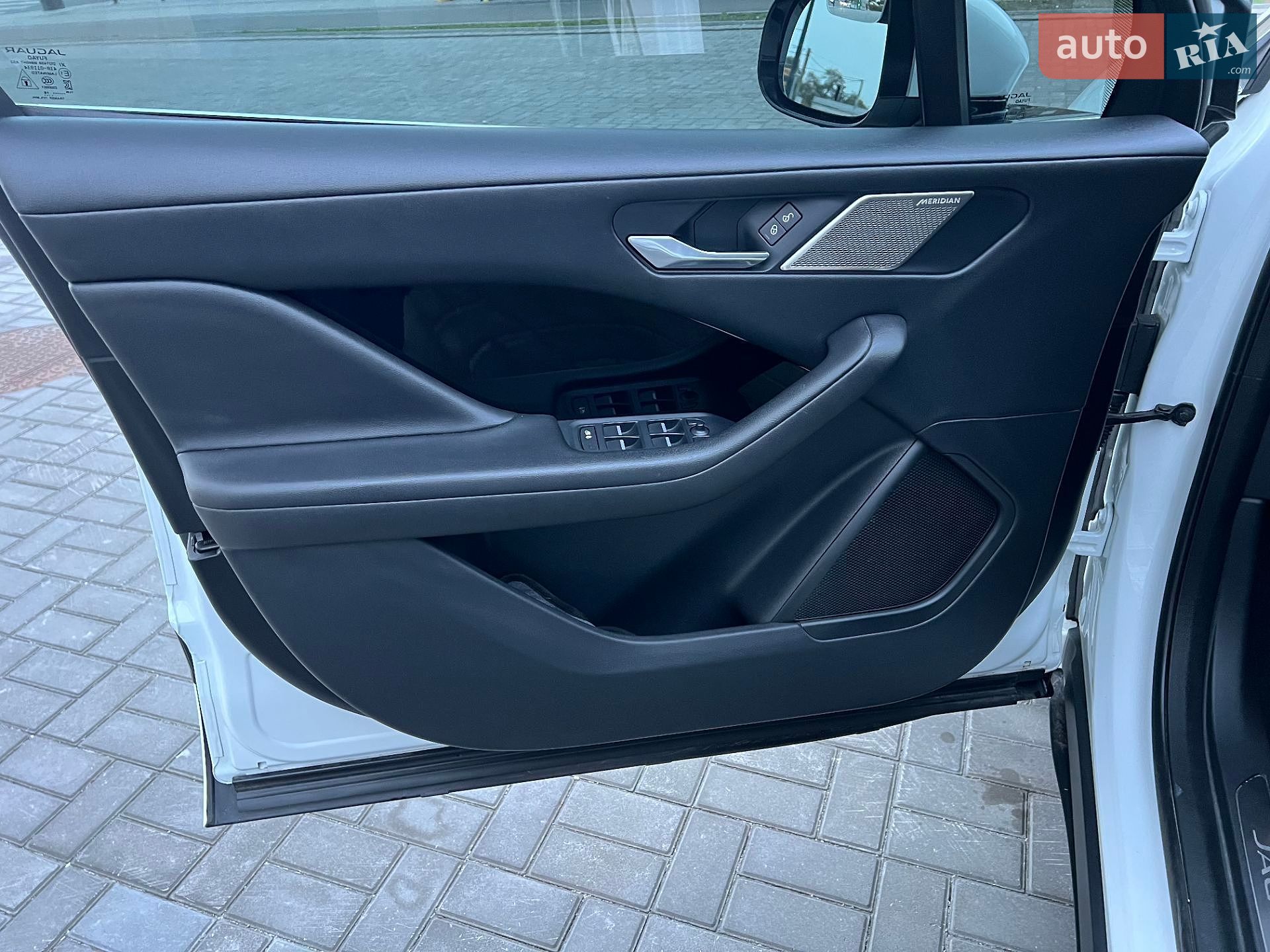 Jaguar I-Pace 2019 VIN SADHB2S11L1F81223 фото оголошення 11 з 33