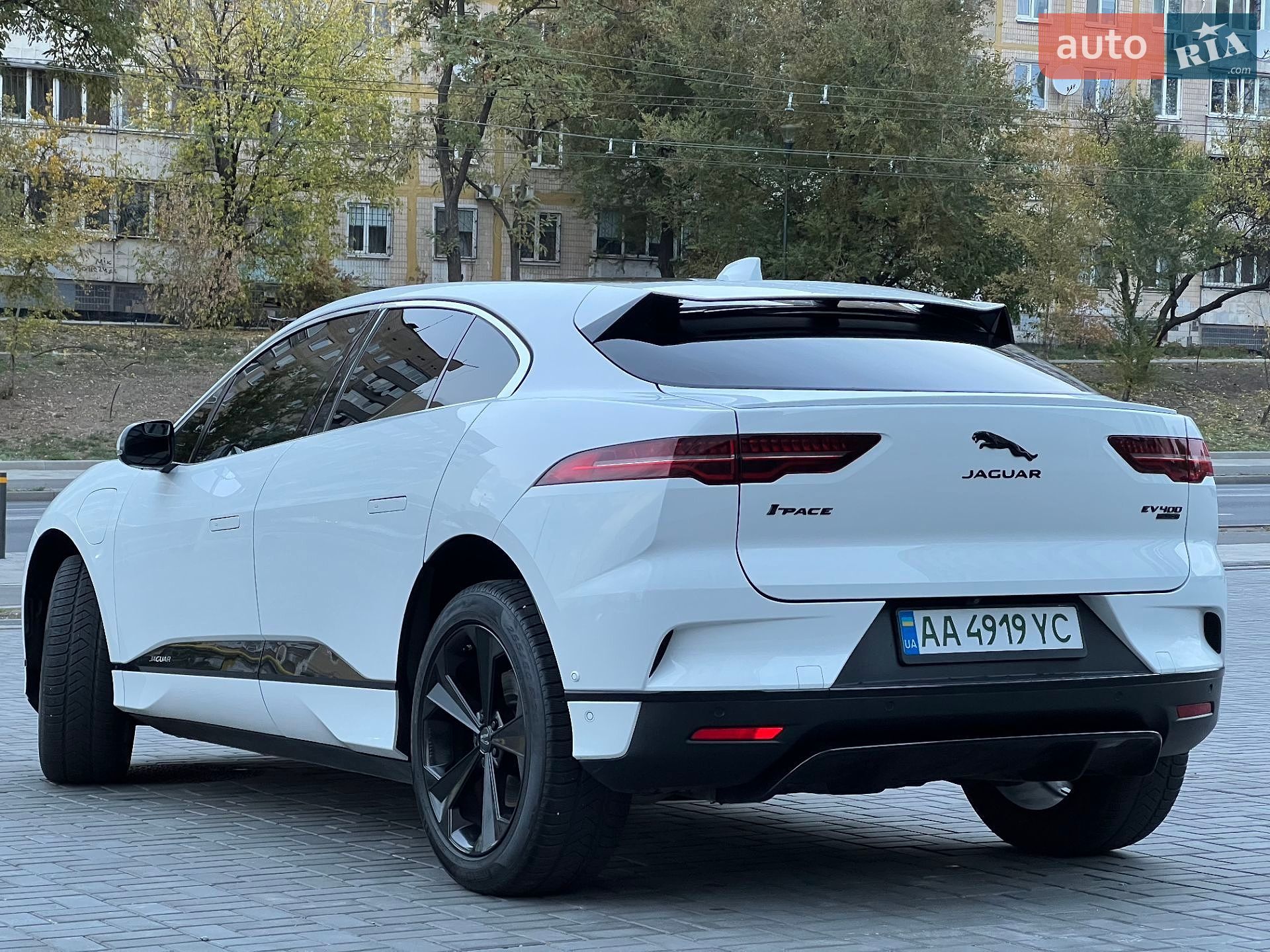 Jaguar I-Pace 2019 VIN SADHB2S11L1F81223 фото оголошення 4 з 33