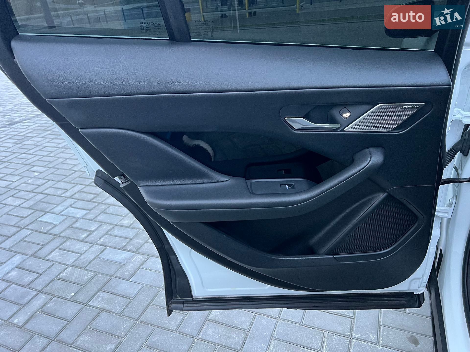 Jaguar I-Pace 2019 VIN SADHB2S11L1F81223 фото оголошення 14 з 33