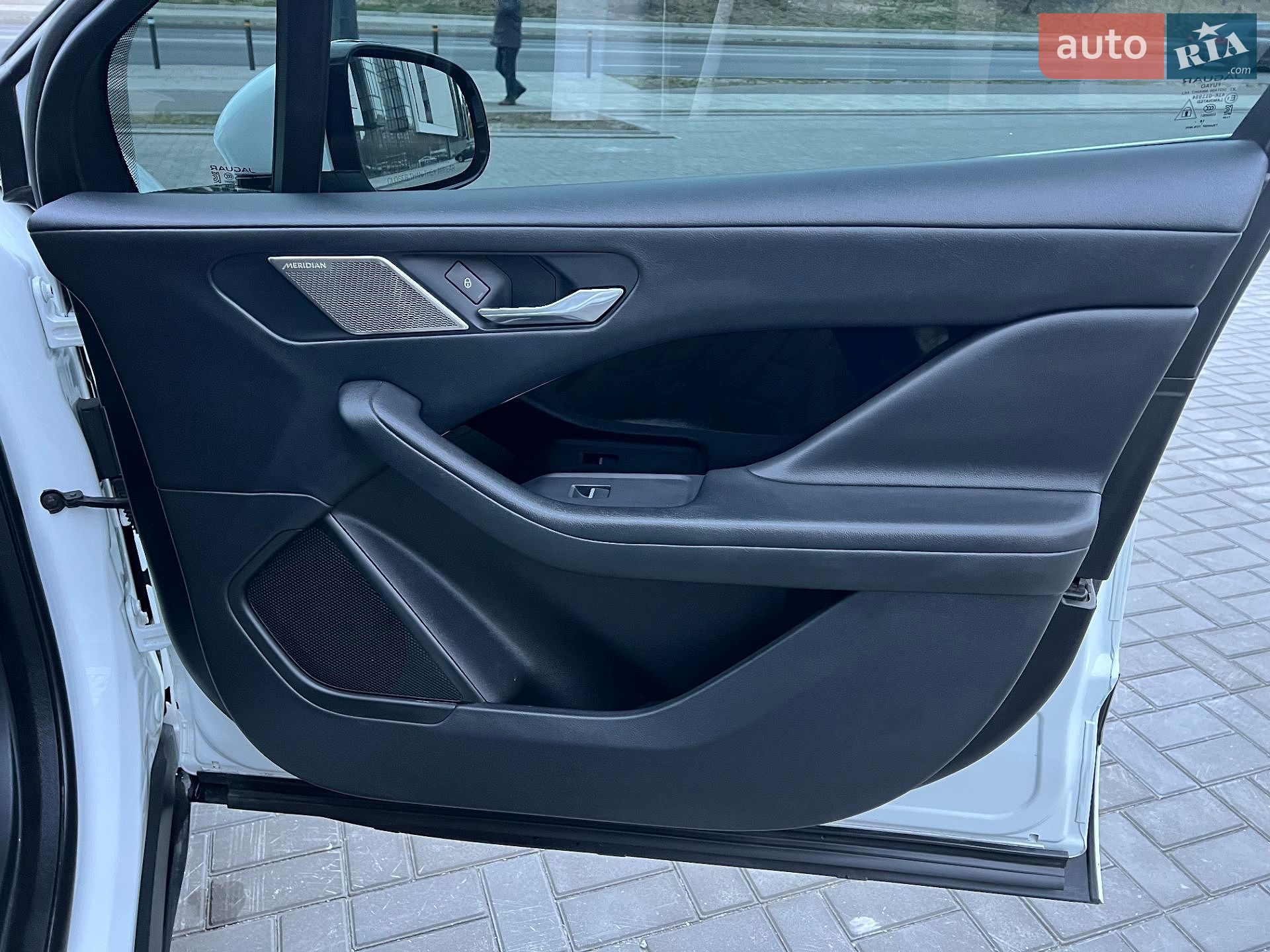 Jaguar I-Pace 2019 VIN SADHB2S11L1F81223 фото оголошення 21 з 33