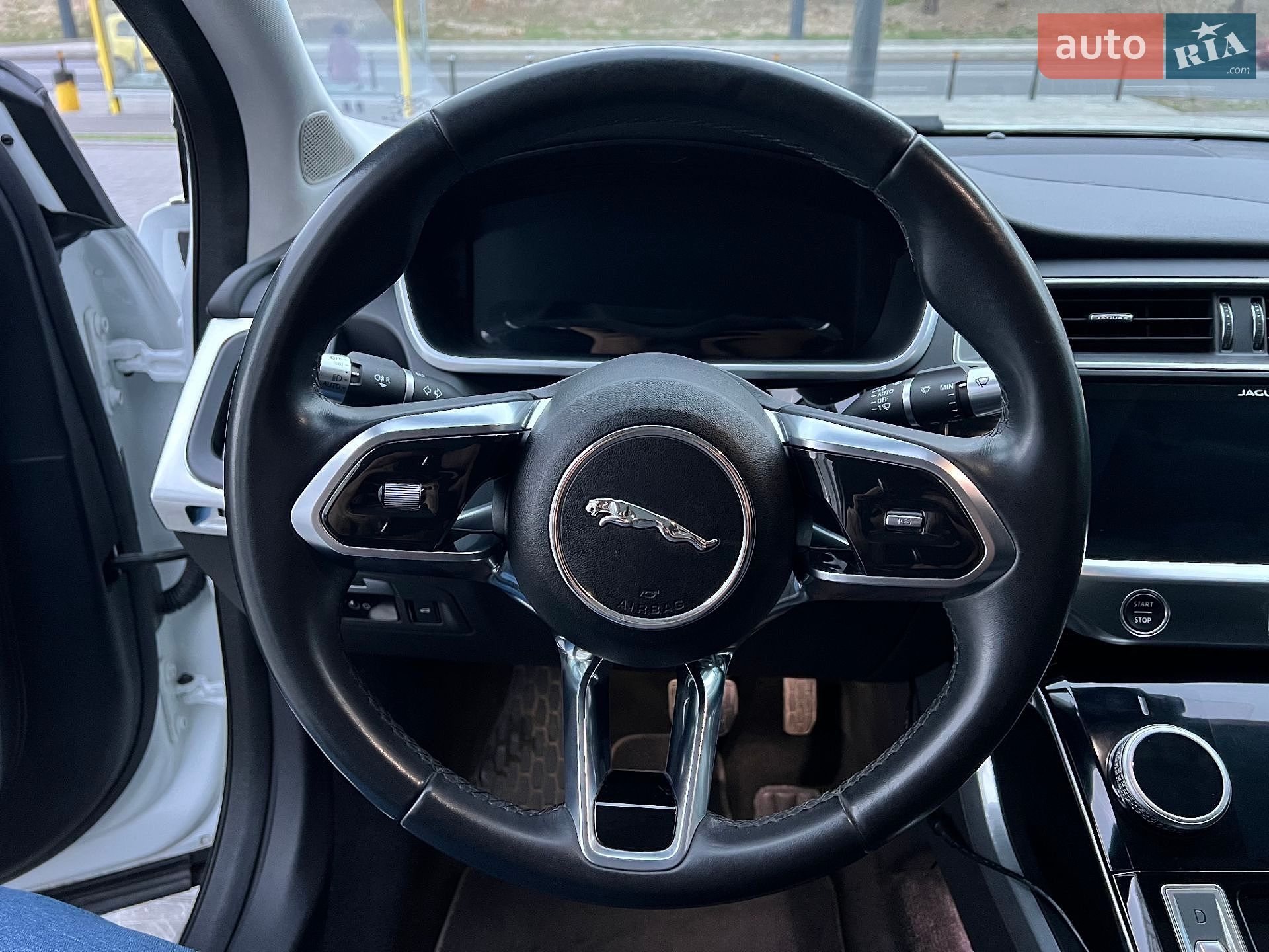 Jaguar I-Pace 2019 VIN SADHB2S11L1F81223 фото оголошення 27 з 33