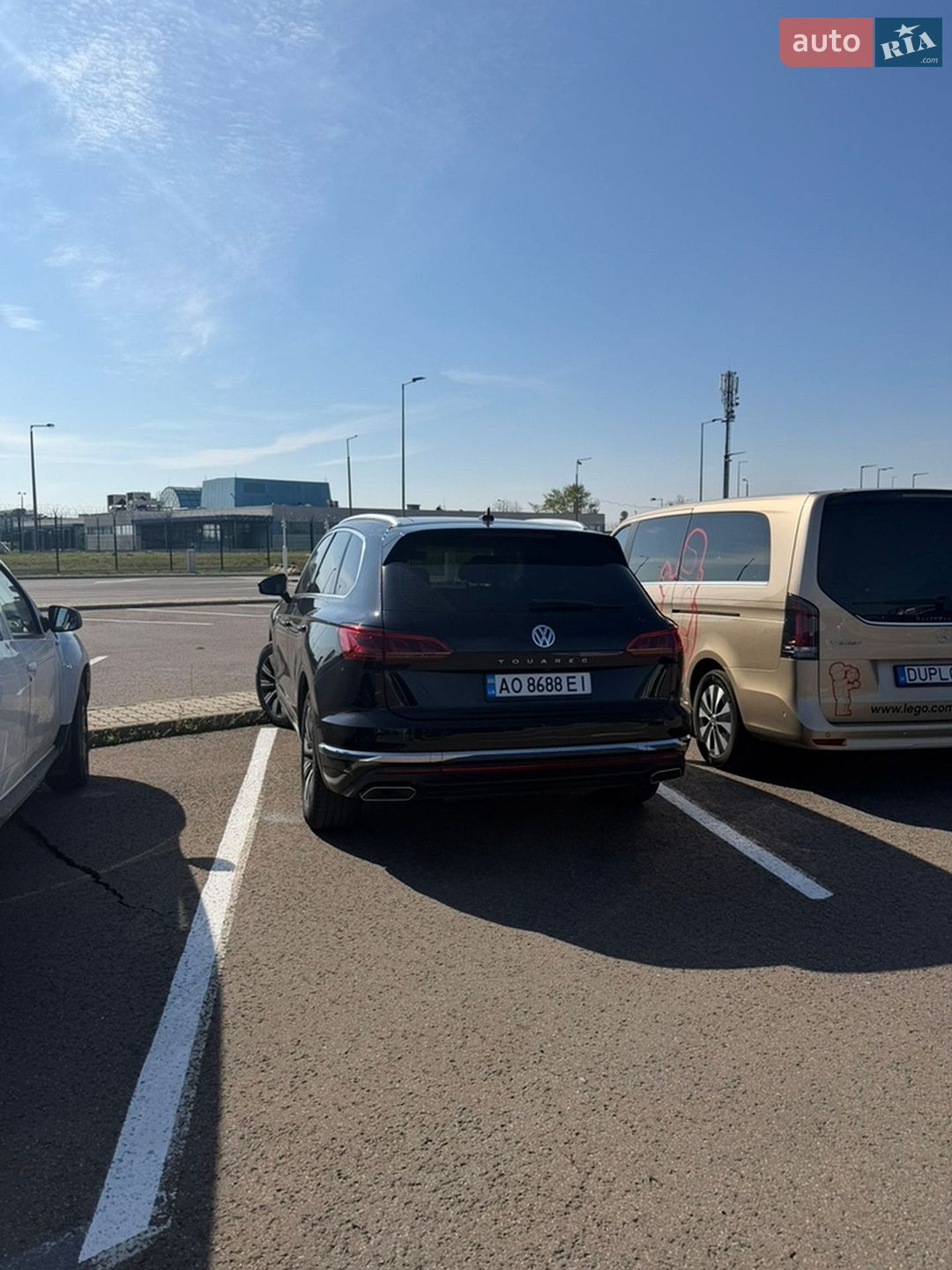 Volkswagen Touareg 2018 VIN WVGZZZCRZJD002288 фото оголошення 4 з 4