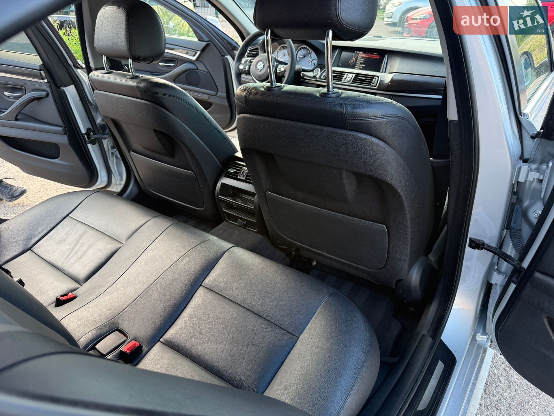 BMW 5 Series 2015 VIN WBA5A5C50GD529391 фото оголошення 10 з 31