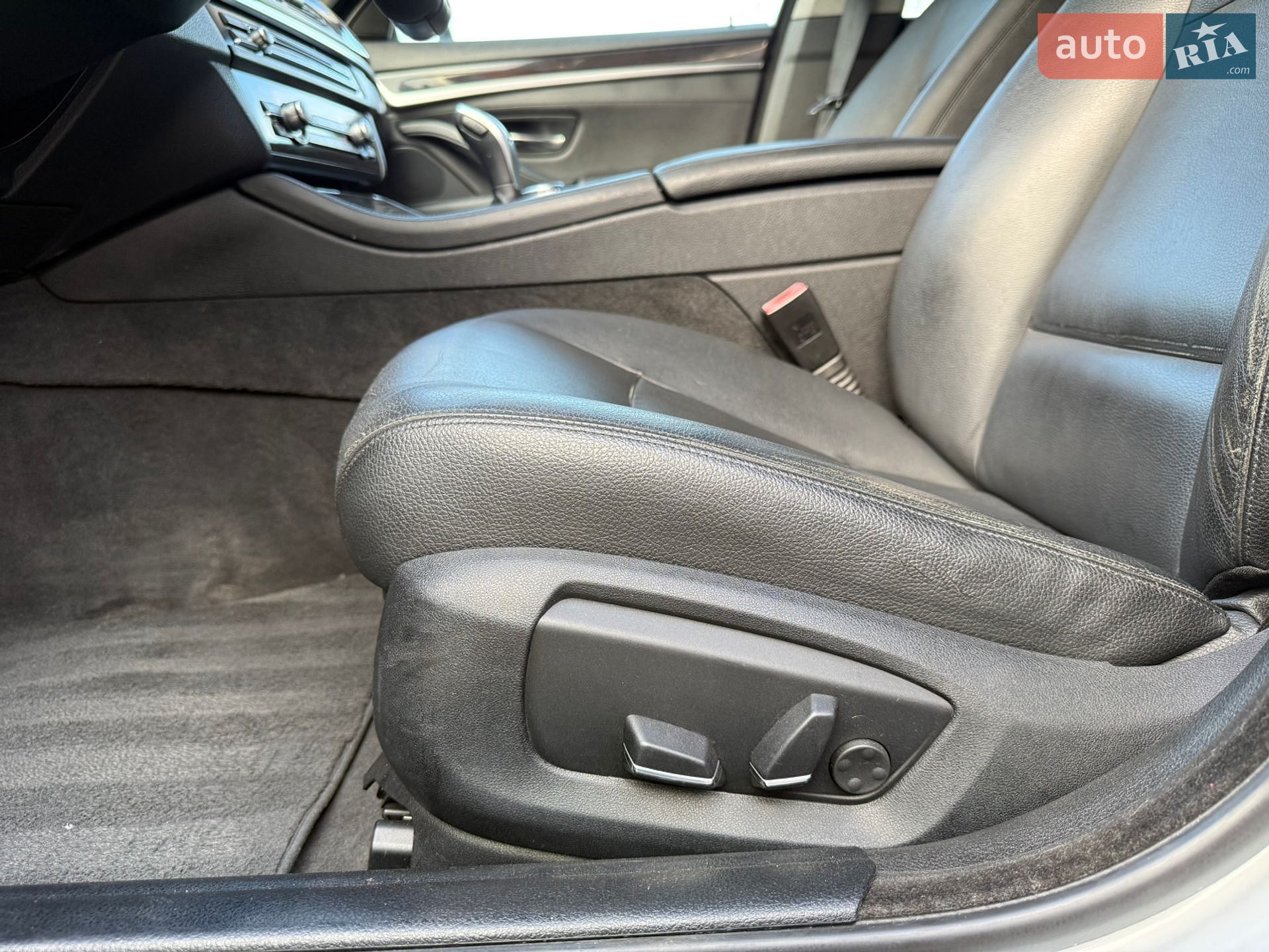 BMW 5 Series 2015 VIN WBA5A5C50GD529391 фото оголошення 11 з 31