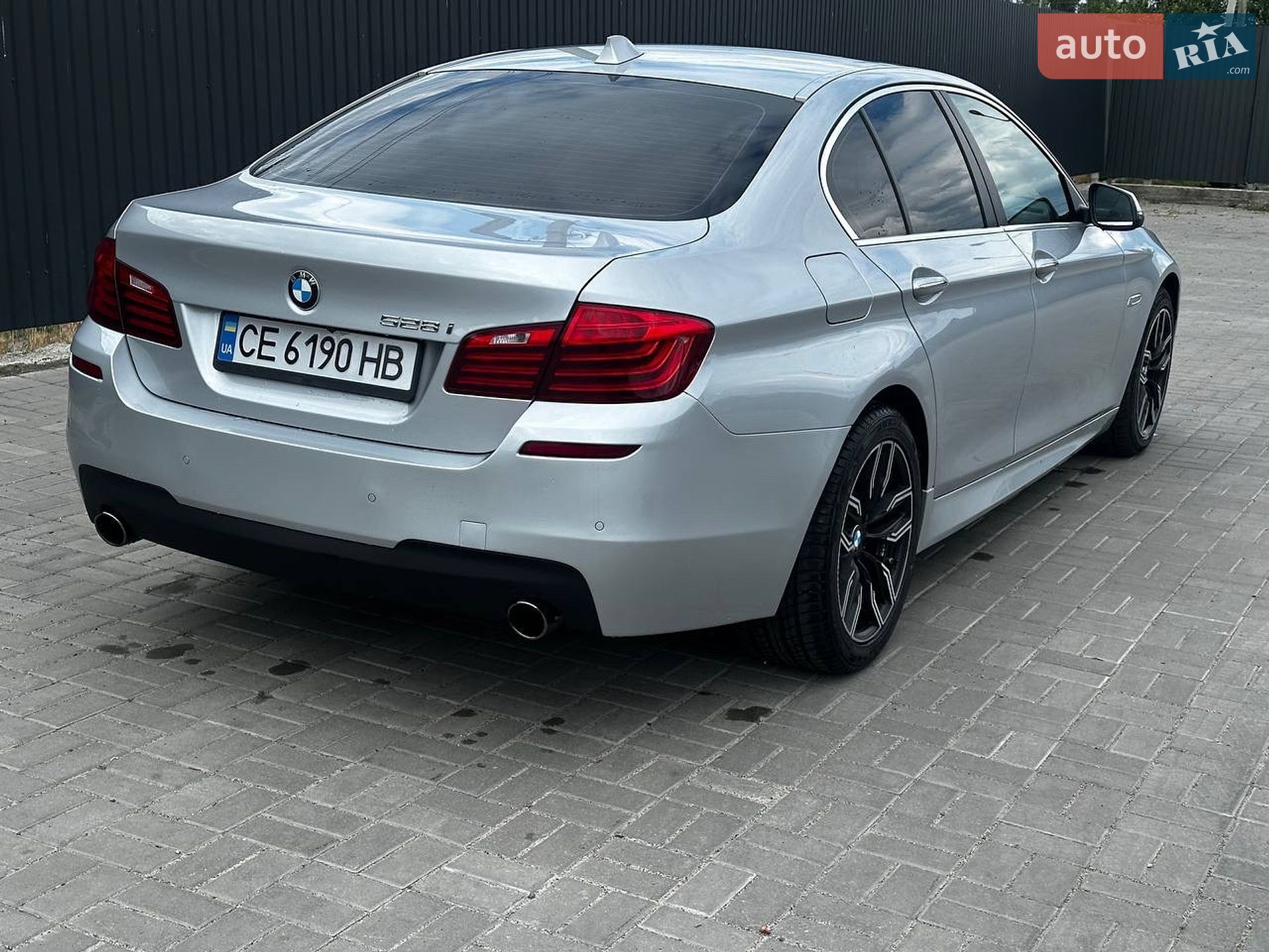 BMW 5 Series 2015 VIN WBA5A5C50GD529391 фото оголошення 17 з 31
