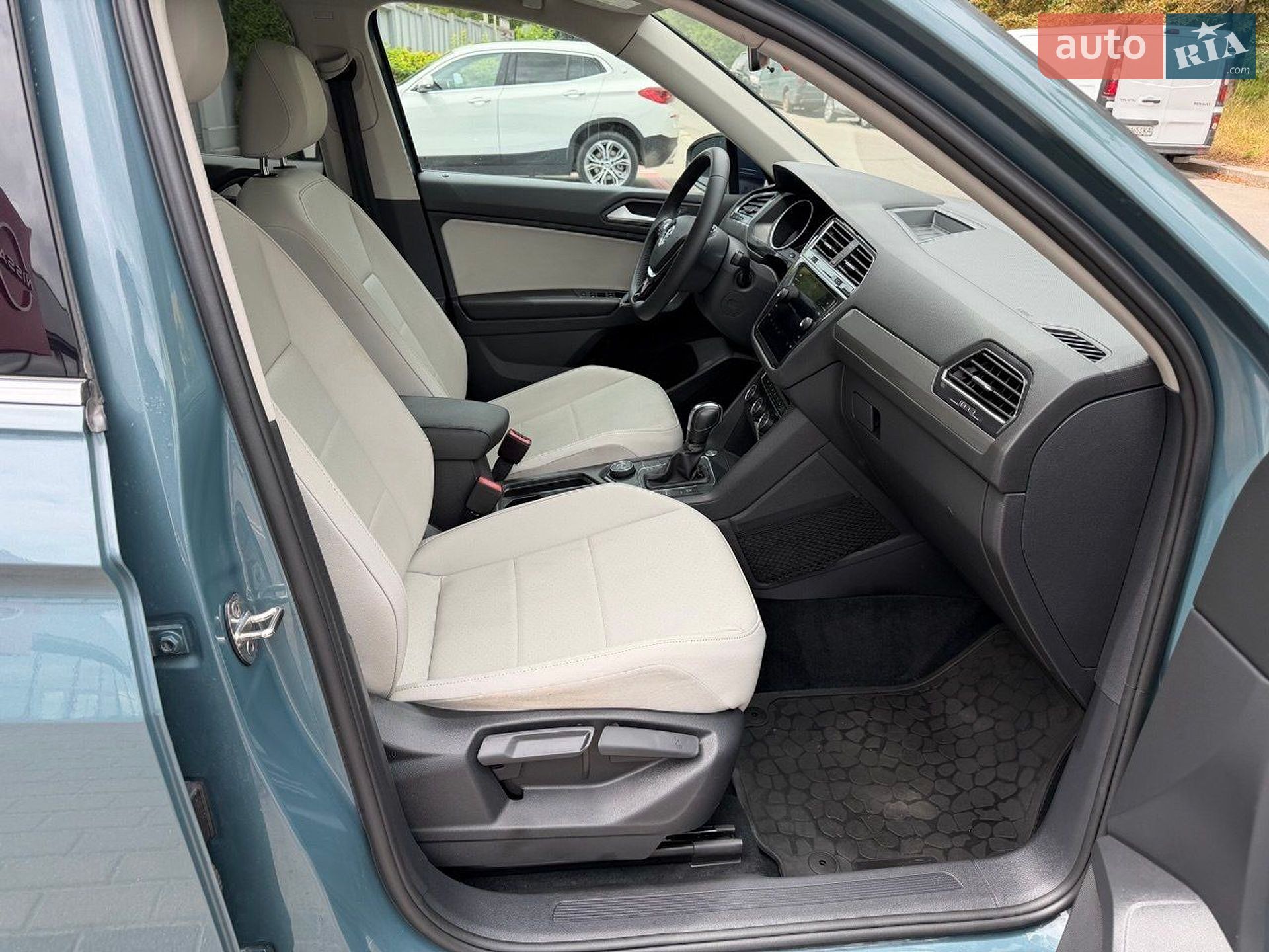 Volkswagen Tiguan 2019 VIN 3VV2B7AX8LM052874 фото оголошення 6 з 30