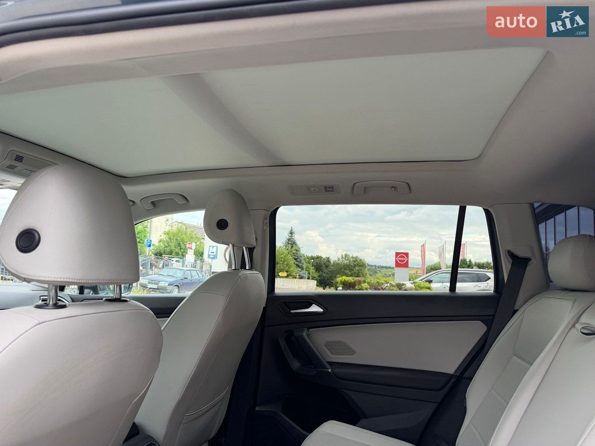 Volkswagen Tiguan 2019 VIN 3VV2B7AX8LM052874 фото оголошення 14 з 30