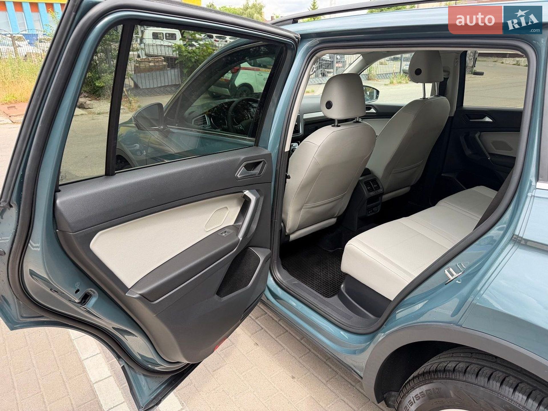 Volkswagen Tiguan 2019 VIN 3VV2B7AX8LM052874 фото оголошення 18 з 30