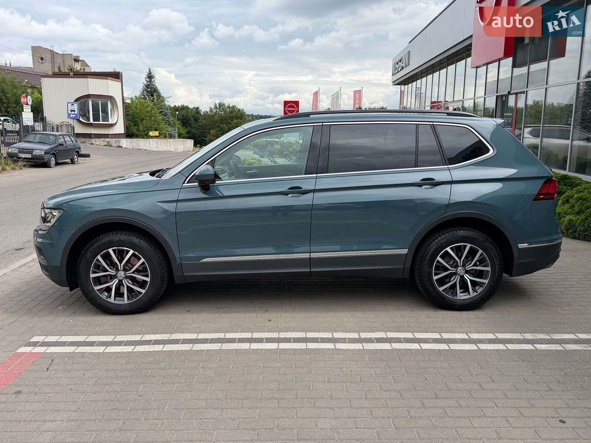 Volkswagen Tiguan 2019 VIN 3VV2B7AX8LM052874 фото оголошення 21 з 30
