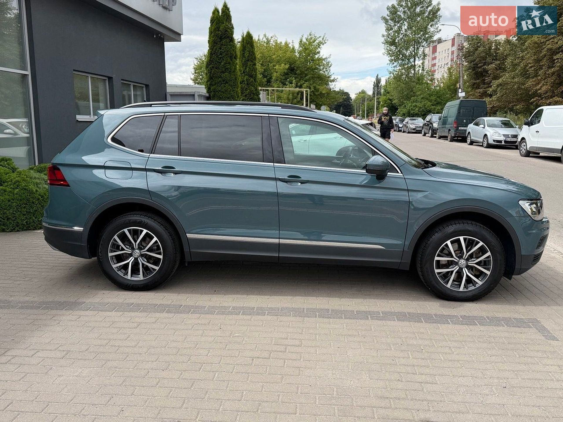 Volkswagen Tiguan 2019 VIN 3VV2B7AX8LM052874 фото оголошення 22 з 30