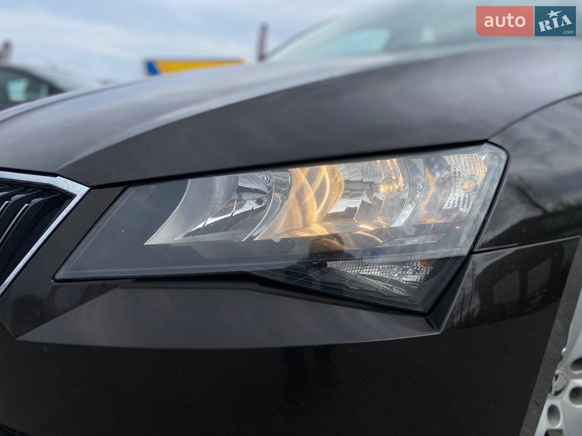 Skoda Superb 2019 VIN TMBAL6NP5KB300256 фото оголошення 3 з 46