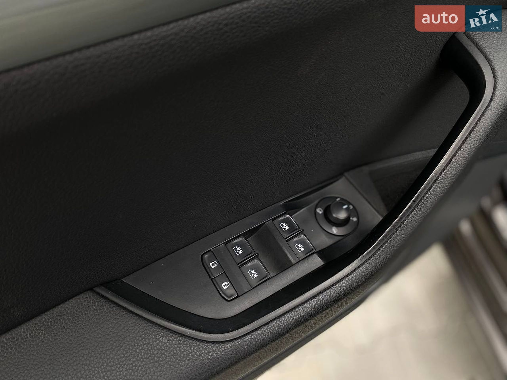 Skoda Superb 2019 VIN TMBAL6NP5KB300256 фото оголошення 19 з 46