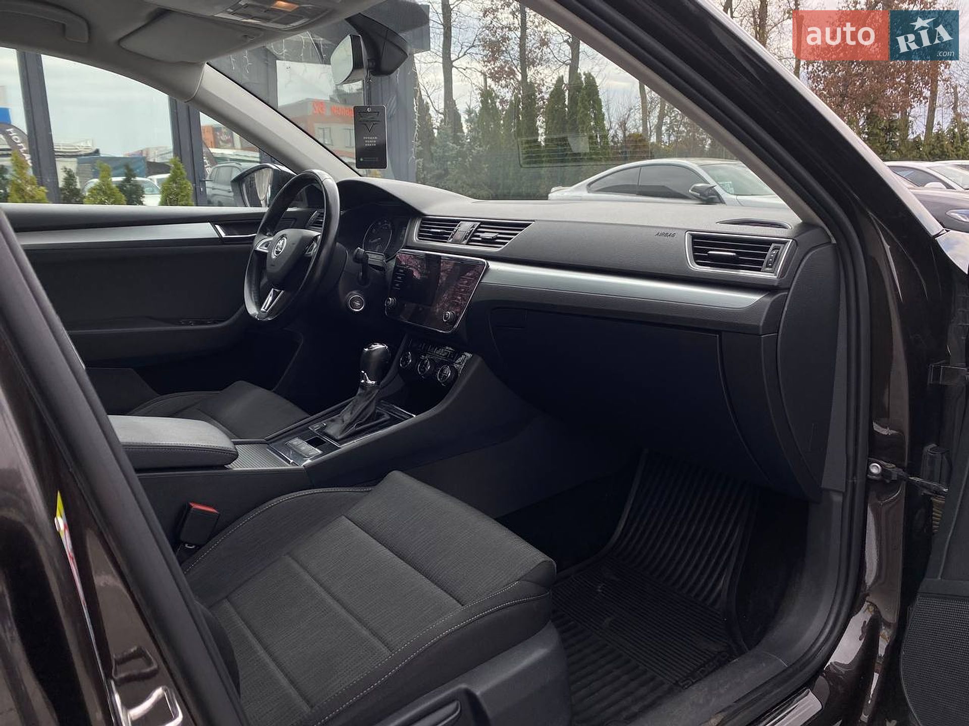 Skoda Superb 2019 VIN TMBAL6NP5KB300256 фото оголошення 26 з 46