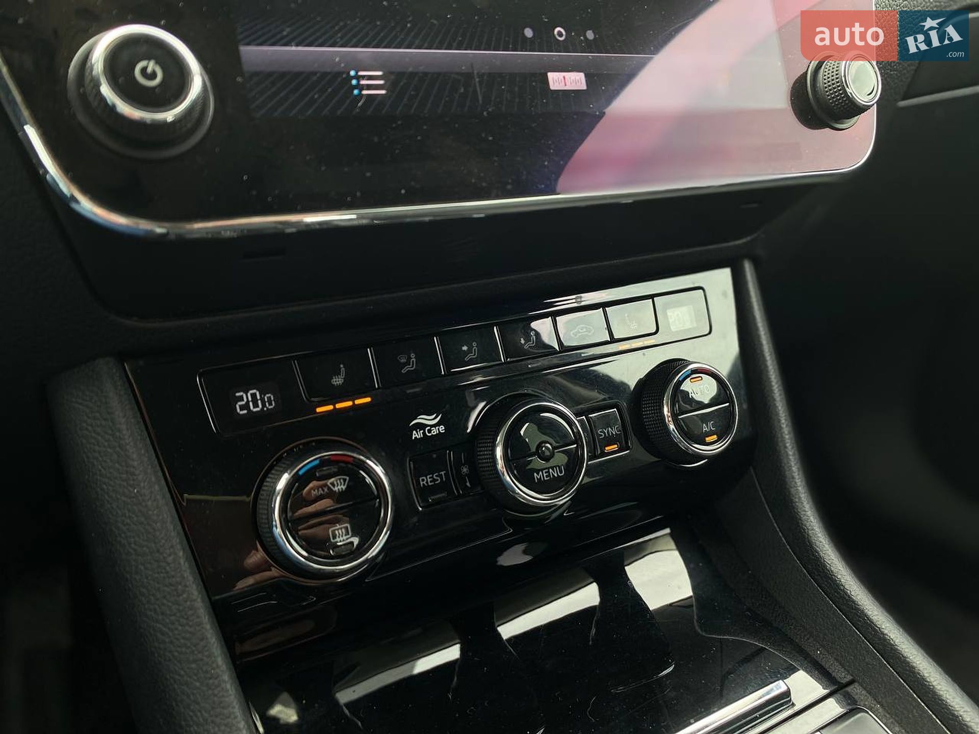 Skoda Superb 2019 VIN TMBAL6NP5KB300256 фото оголошення 38 з 46