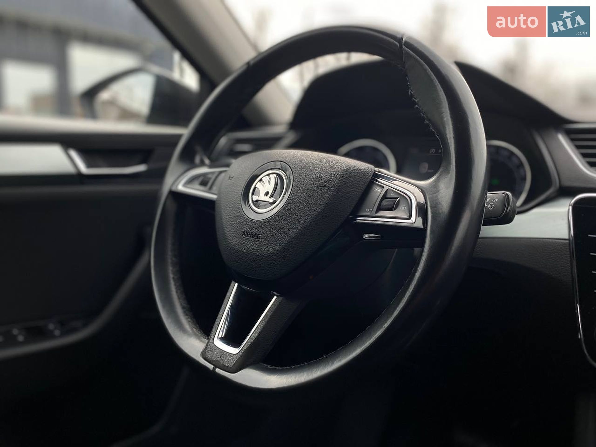 Skoda Superb 2019 VIN TMBAL6NP5KB300256 фото оголошення 42 з 46