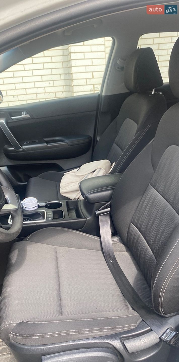 Kia Sportage 2020 VIN KNDPMCAC1L7820208 фото оголошення 13 з 18
