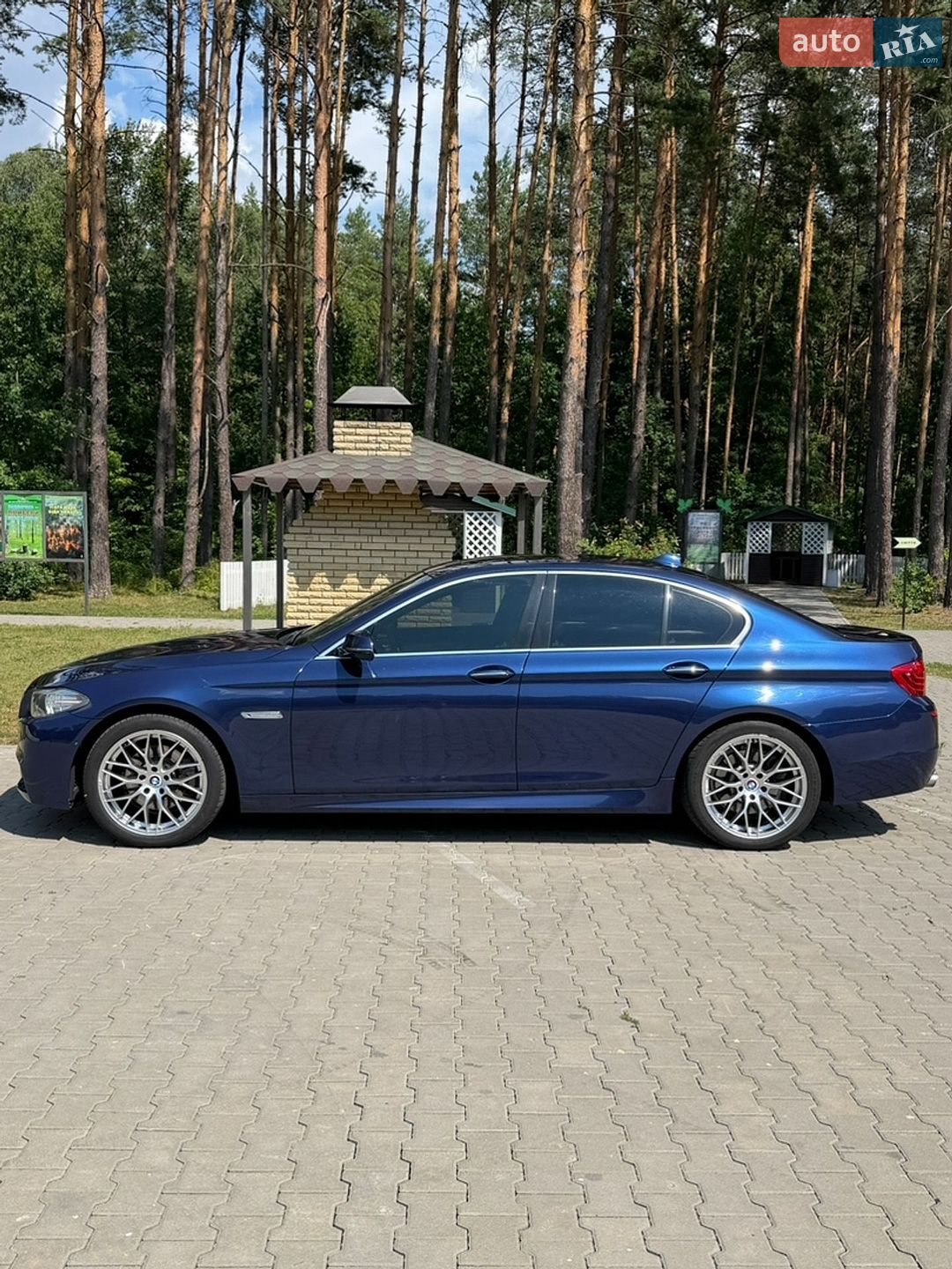 BMW 5 Series 2015 VIN WBA5A5C58FD524616 фото оголошення 4 з 26