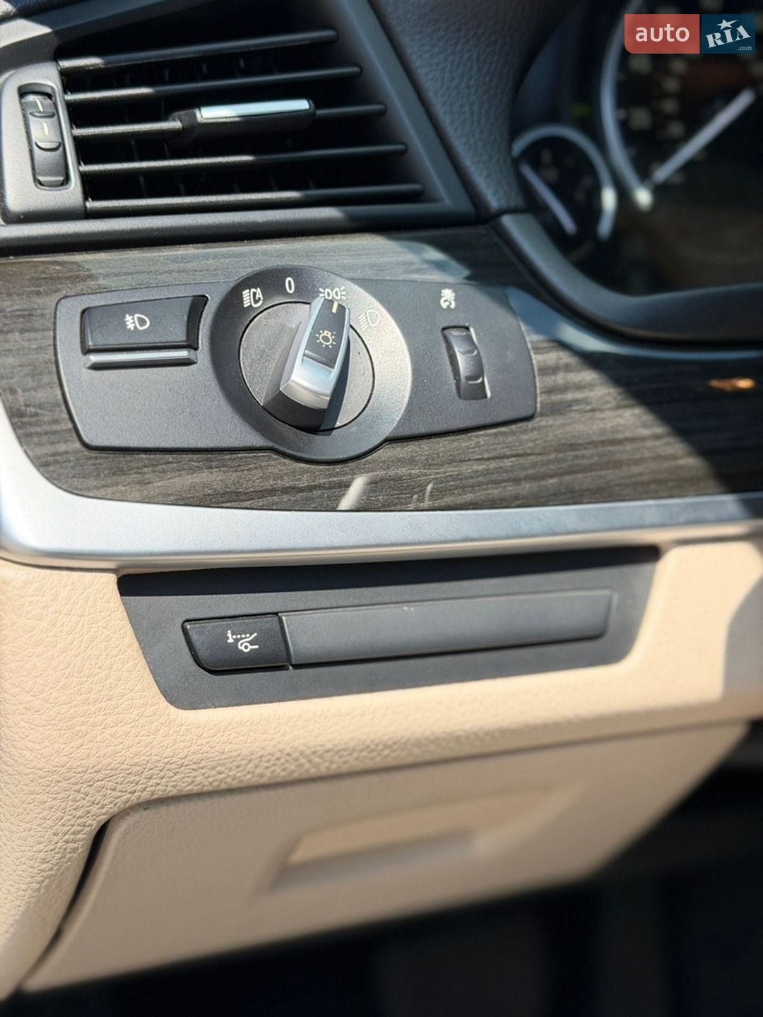 BMW 5 Series 2015 VIN WBA5A5C58FD524616 фото оголошення 15 з 26
