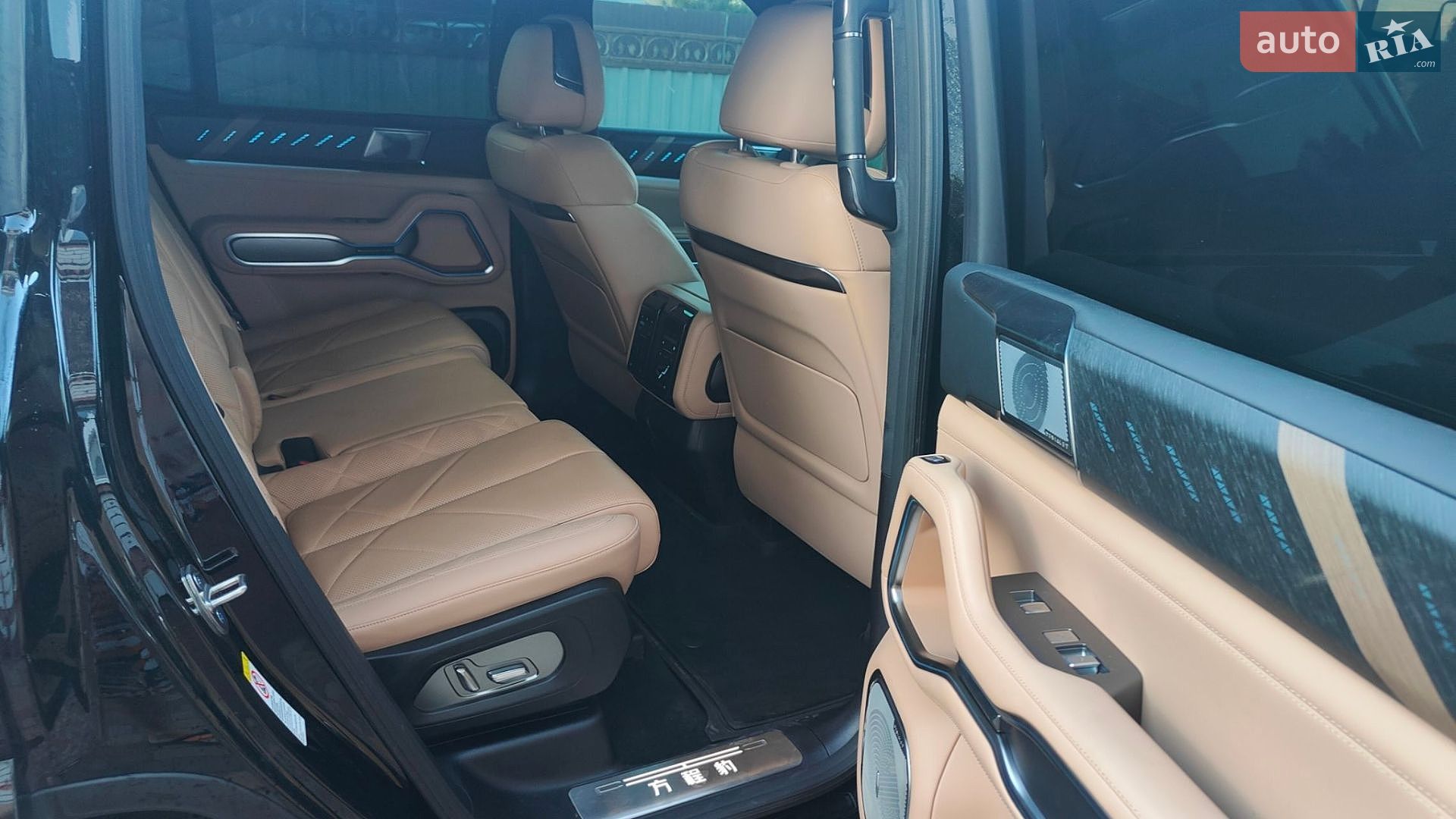 BYD Leopard 8 2025 VIN LC0FD1C43S5081249 фото оголошення 13 з 34